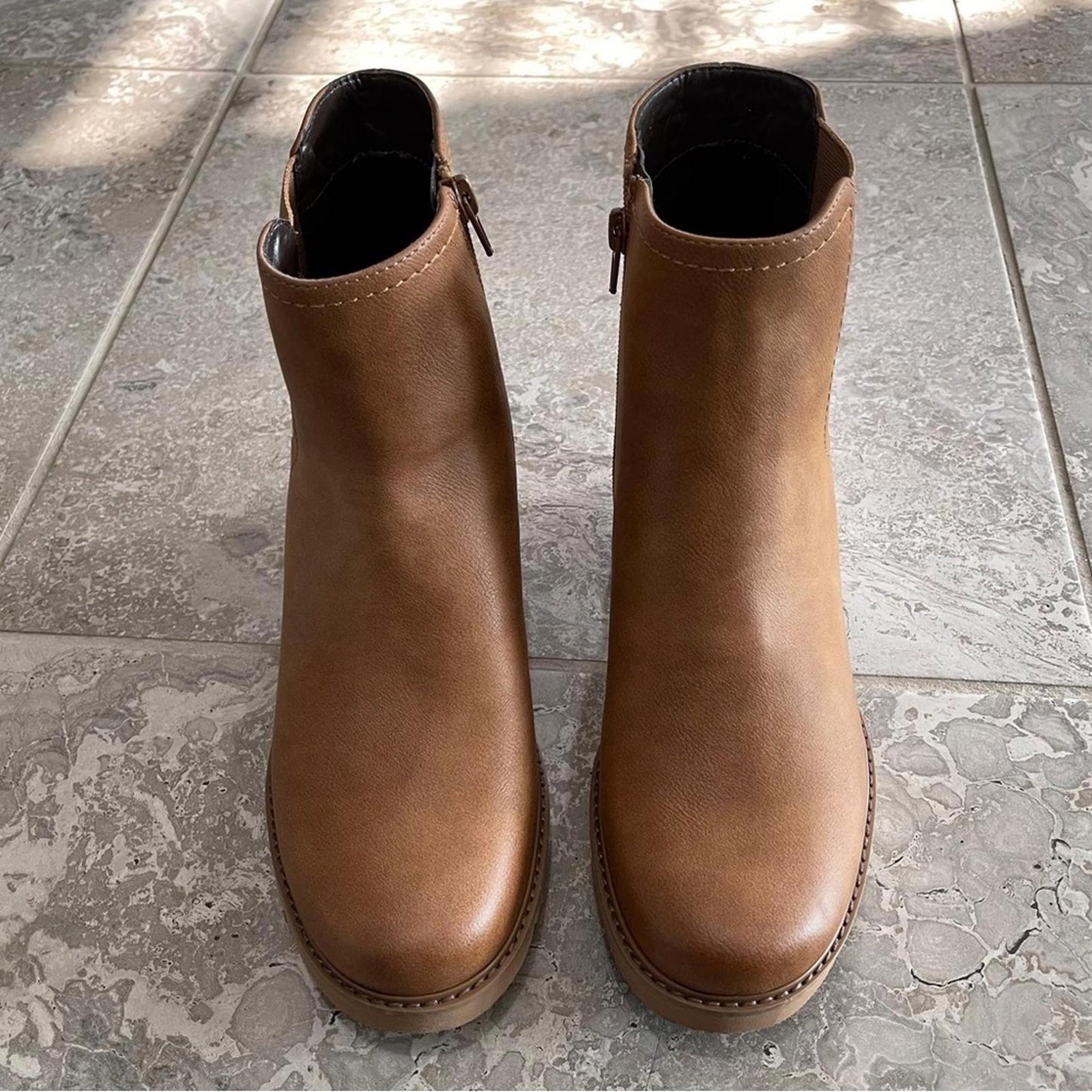 Naturalizer Cade Lug Sole Chelsea Boots in Chestnut, Size 8.5 New in Box $139