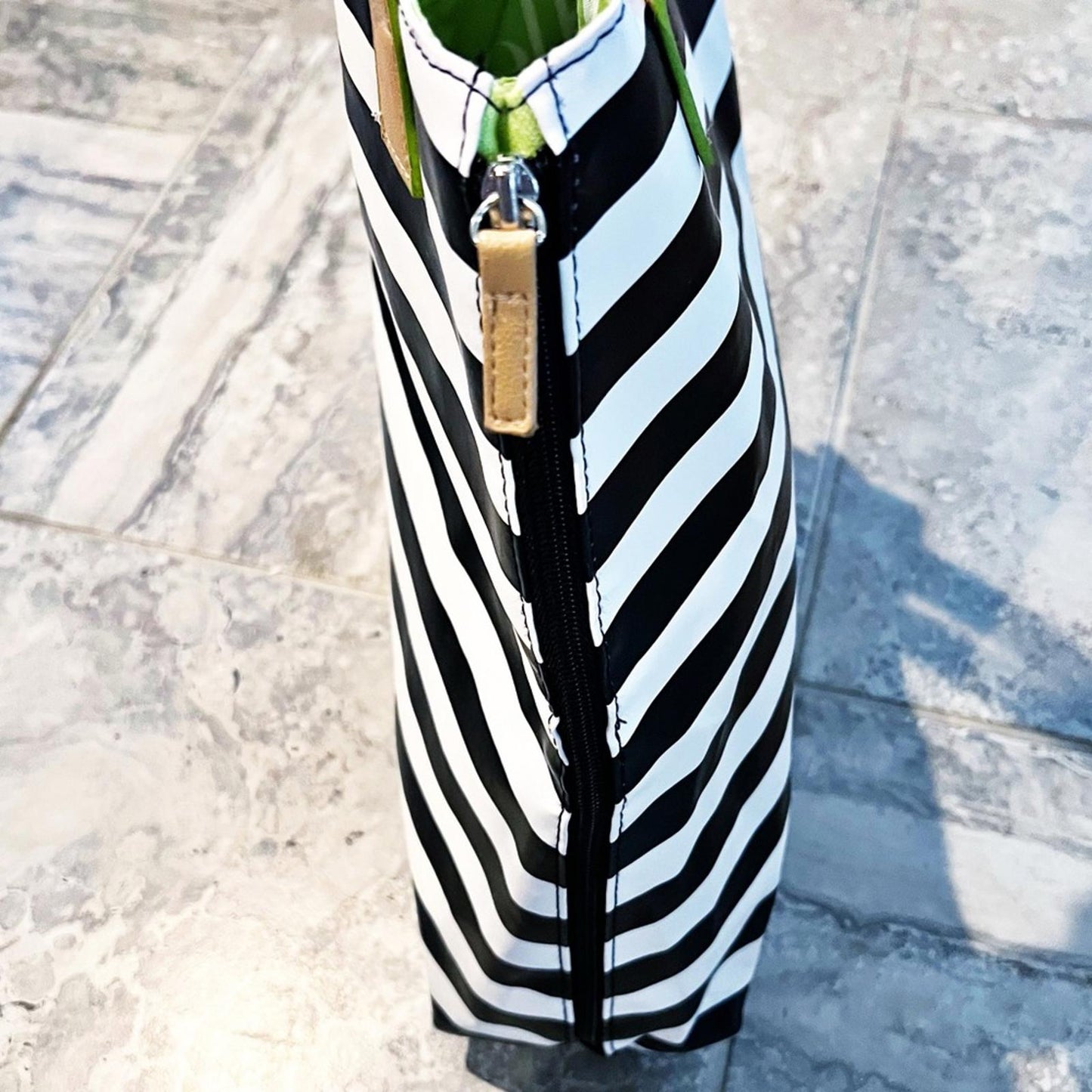 DSW Expandable Striped Tote Bag in Black, White, Néon Green, Tan