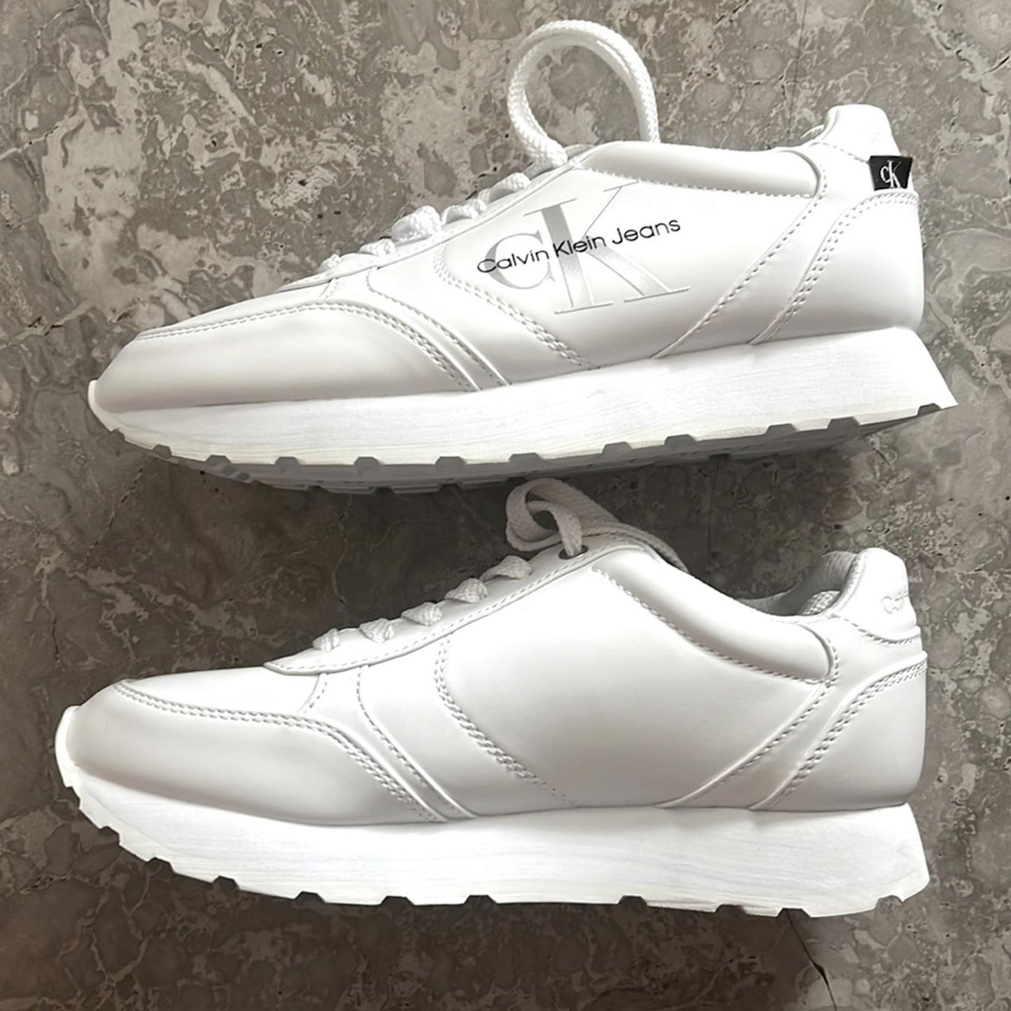 Calvin Klein Jeans Cayle Logo Casual Lace-Up Sneakers White Size 6.5M Retail $89