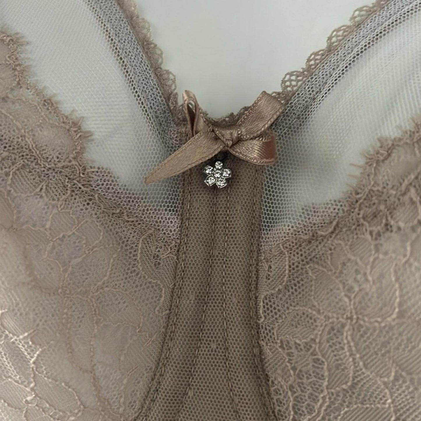 WACOAL Retro Chic Lace Bra w/Mesh Detail, Nude/Tan Size 32DDD EXCELLENT! $68