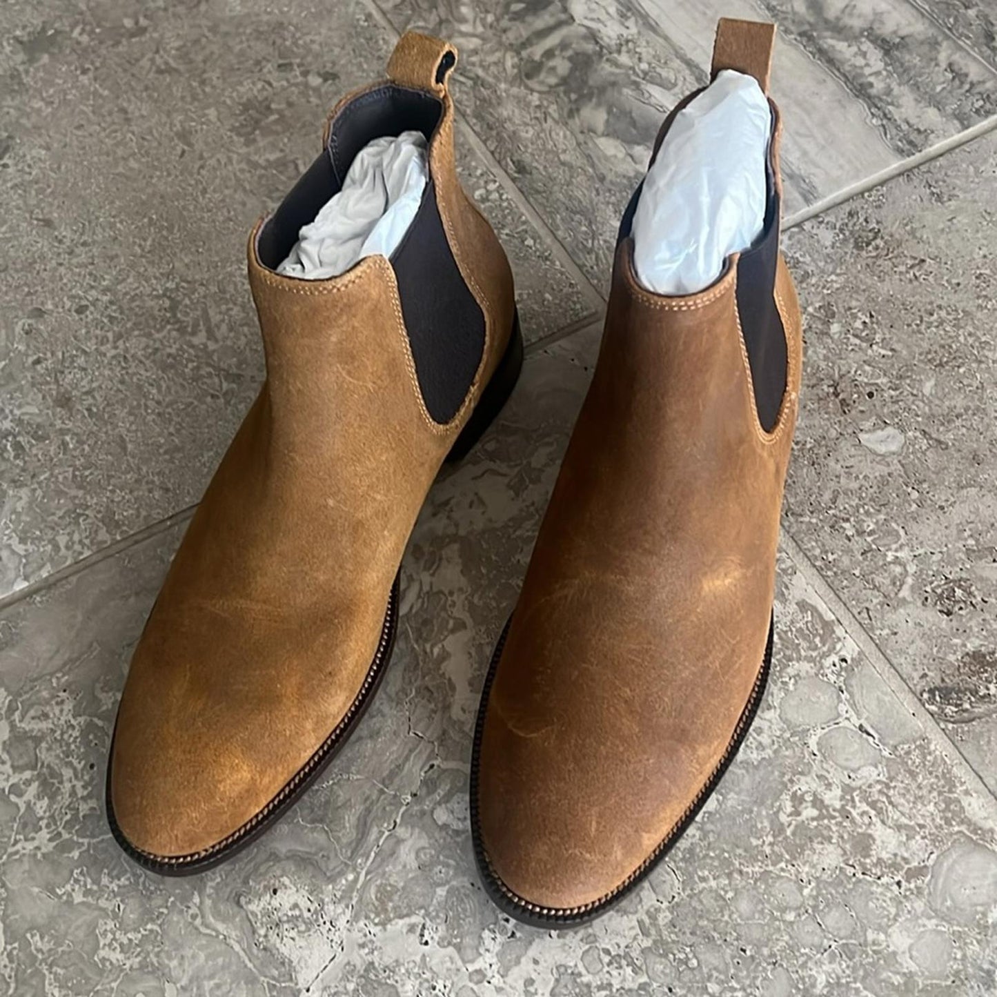 The Men's Store at Bloomingdale's Chelsea Boots in Tan Suede, Size 9 NEW $200
