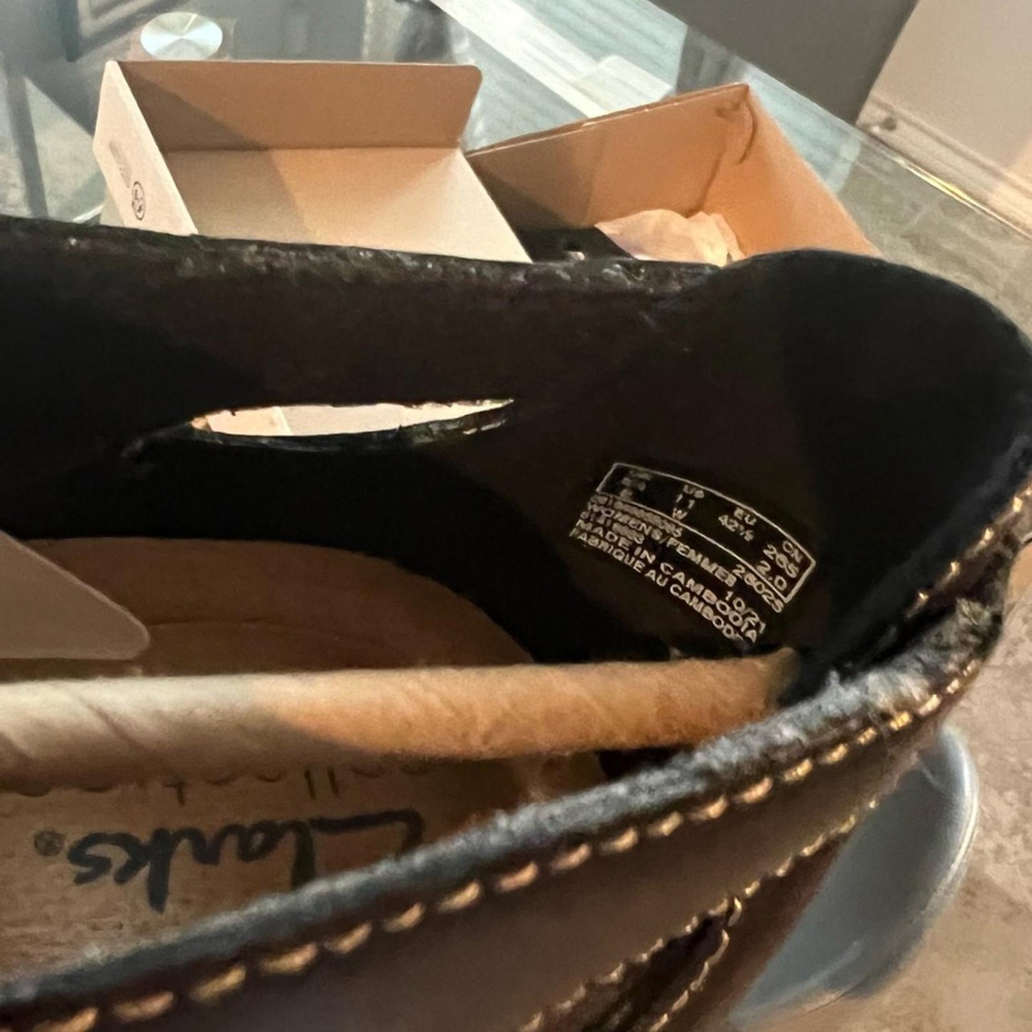 Clarks Premium Leather Mary Jane Flats, Size 11W , New in Box Retail ~ $120