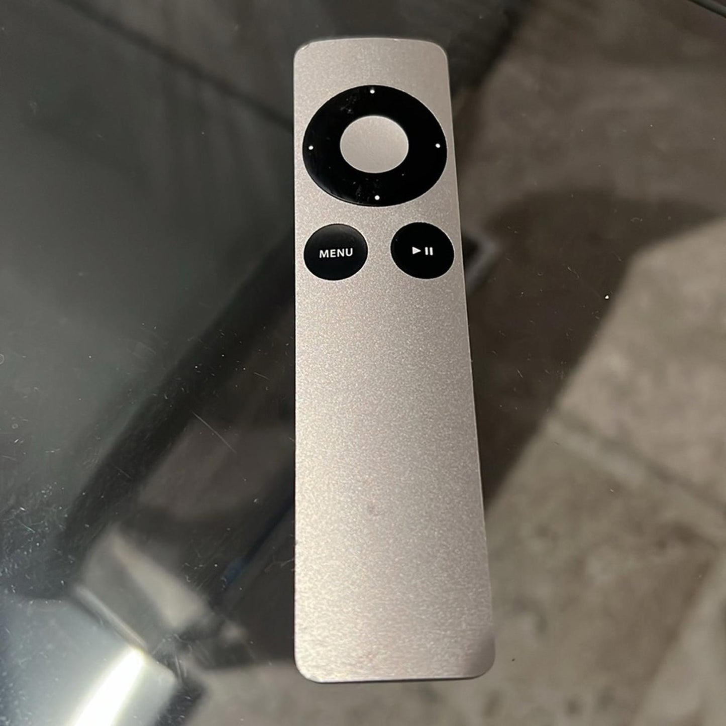 Apple TV (3rd Generation) HD Media Streamer A1469 w/ Remote in Black, EXCELLENT!