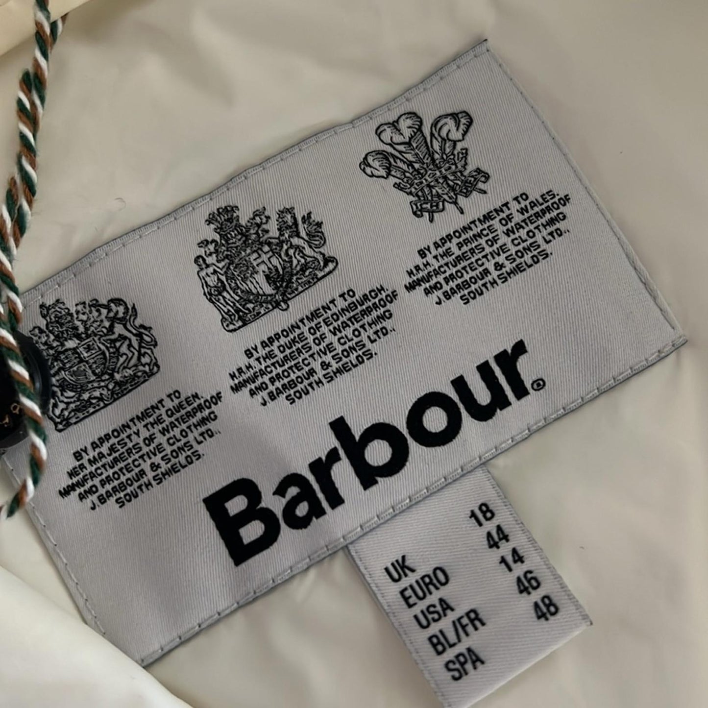 NEW Barbour South Shield Fibredown Hooded Vest in Off-White, Size US14 UK18