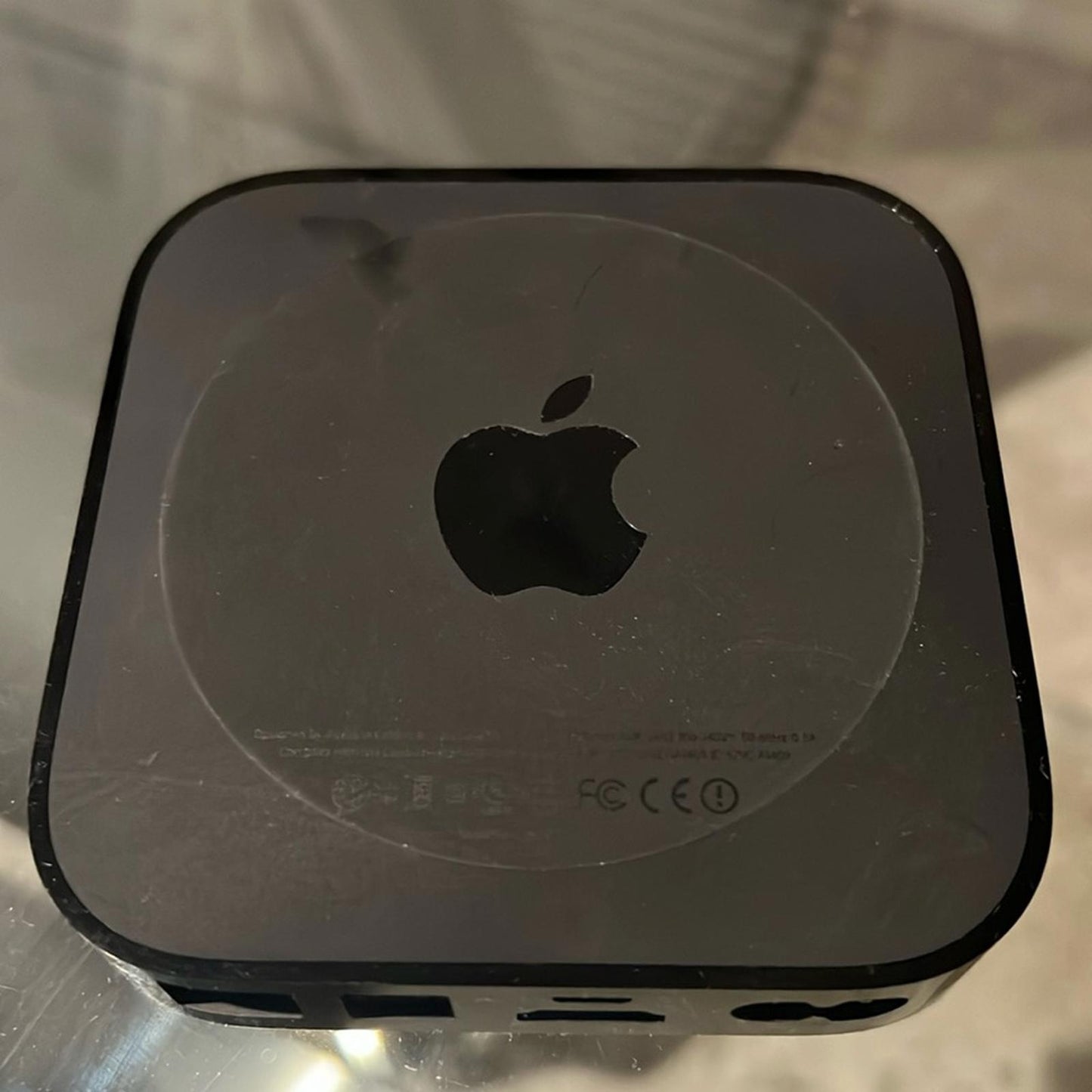 Apple TV (3rd Generation) HD Media Streamer A1469 w/ Remote in Black, EXCELLENT!
