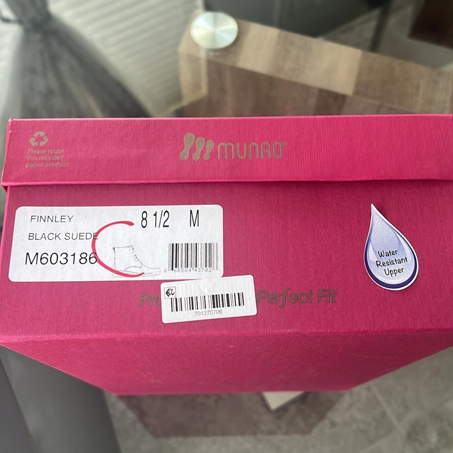 Munro Finnley Water Resistant Booties in Black, Size 8.5 New in Box