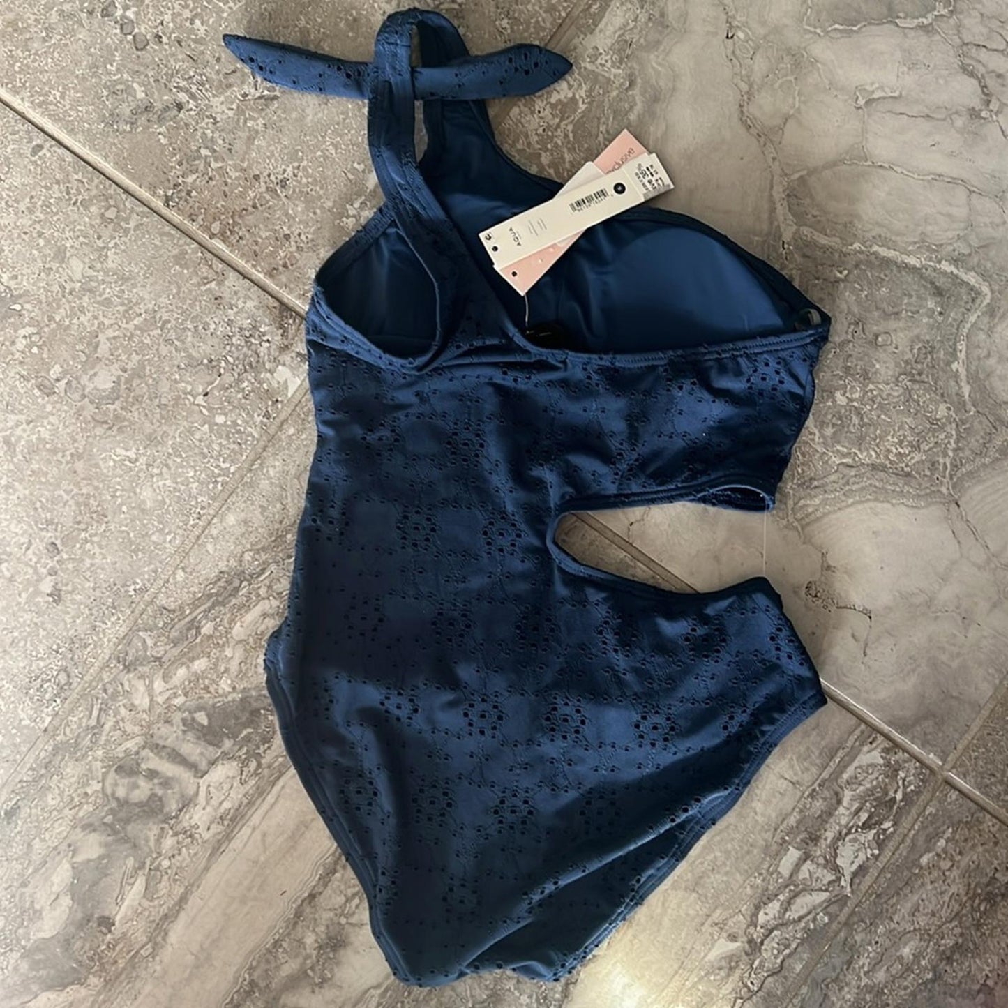 Bloomingdale’s Aqua One Shoulder Side Cutout One Piece Swimsuit, Size S NWT