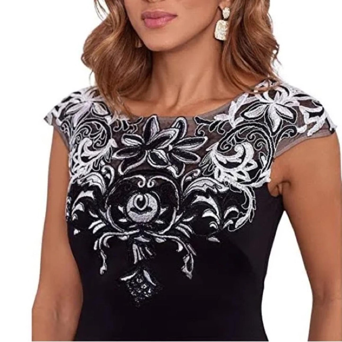 Xscape Embroidered Appliqué Scuba Crepe Cocktail Dress in Black/White Size 6 NWT