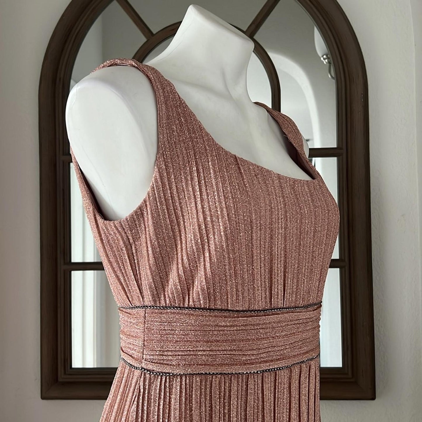 Adrianna Papell Metallic Pleated Long Gown in Rose, Size 8 NEW w/Tag $229