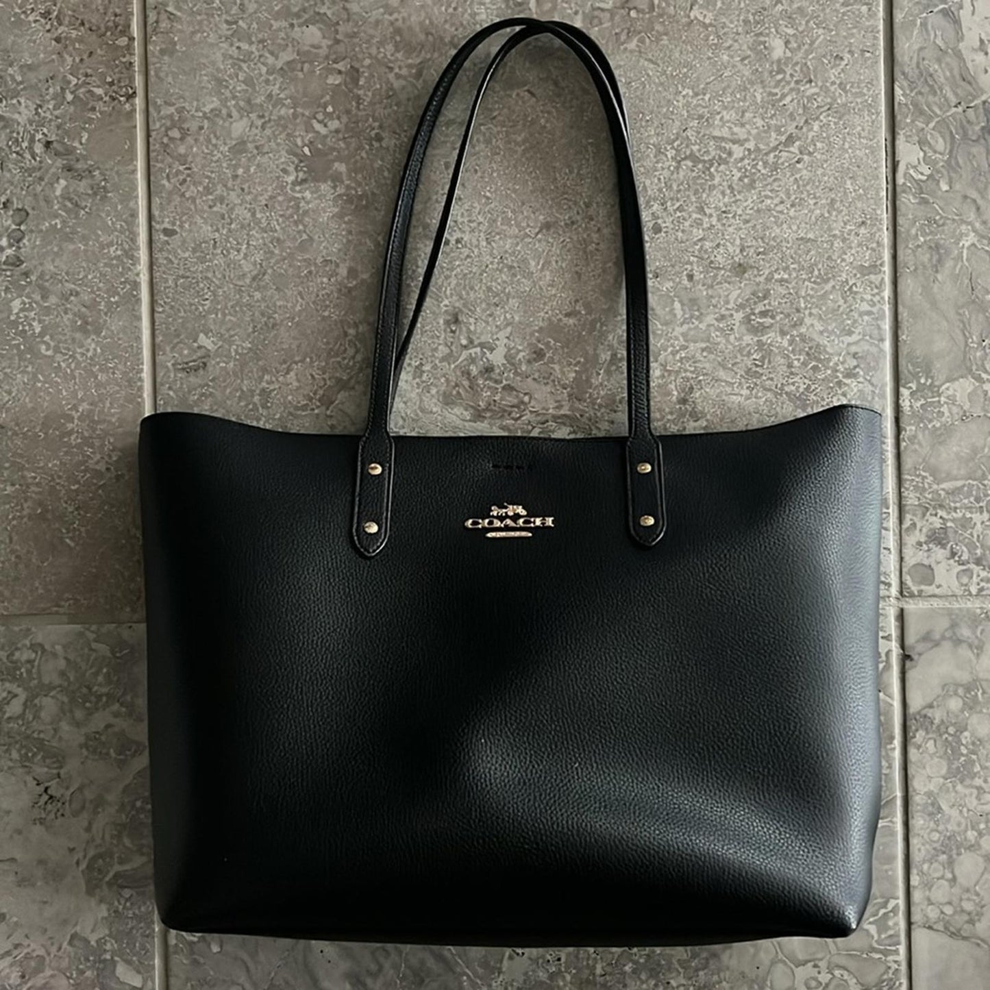 Coach Town Tote Polished Pebbled Leather Black, Code #C2091-72673 EXCELLENT $398