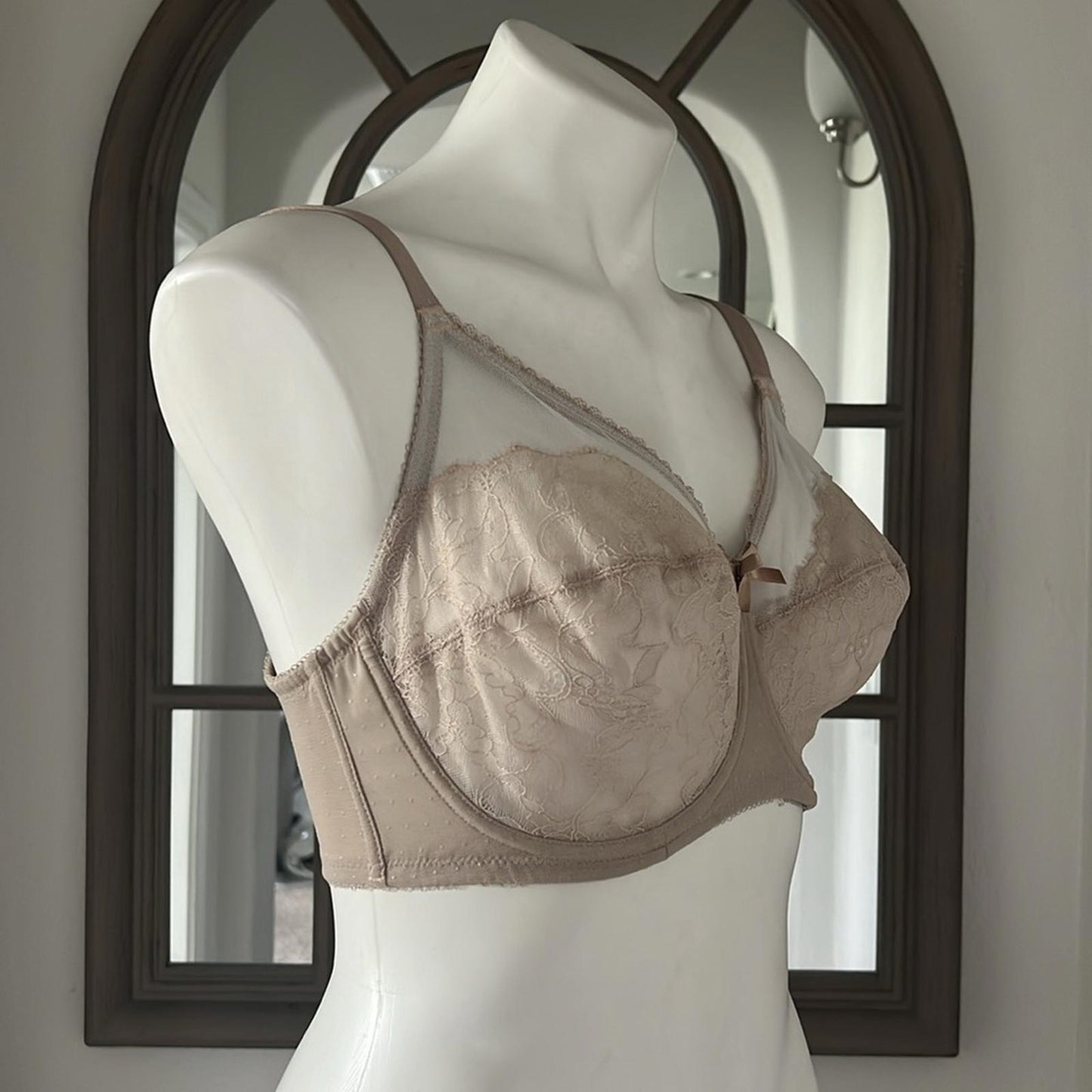 WACOAL Retro Chic Lace Bra w/Mesh Detail, Nude/Tan Size 32DDD EXCELLENT! $68