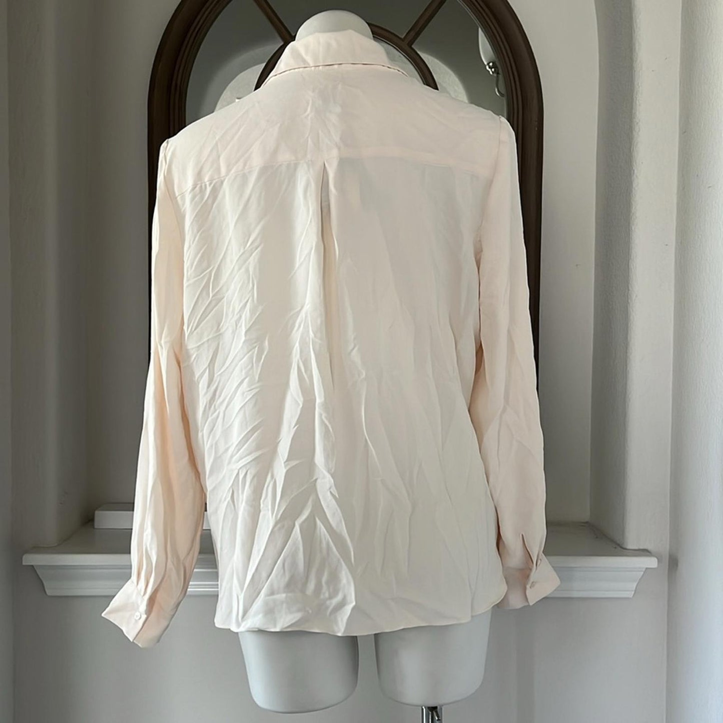 Anne Klein Collared Surplice-Front Blouse Off-White, Size M New w/Tag EXCELLENT!