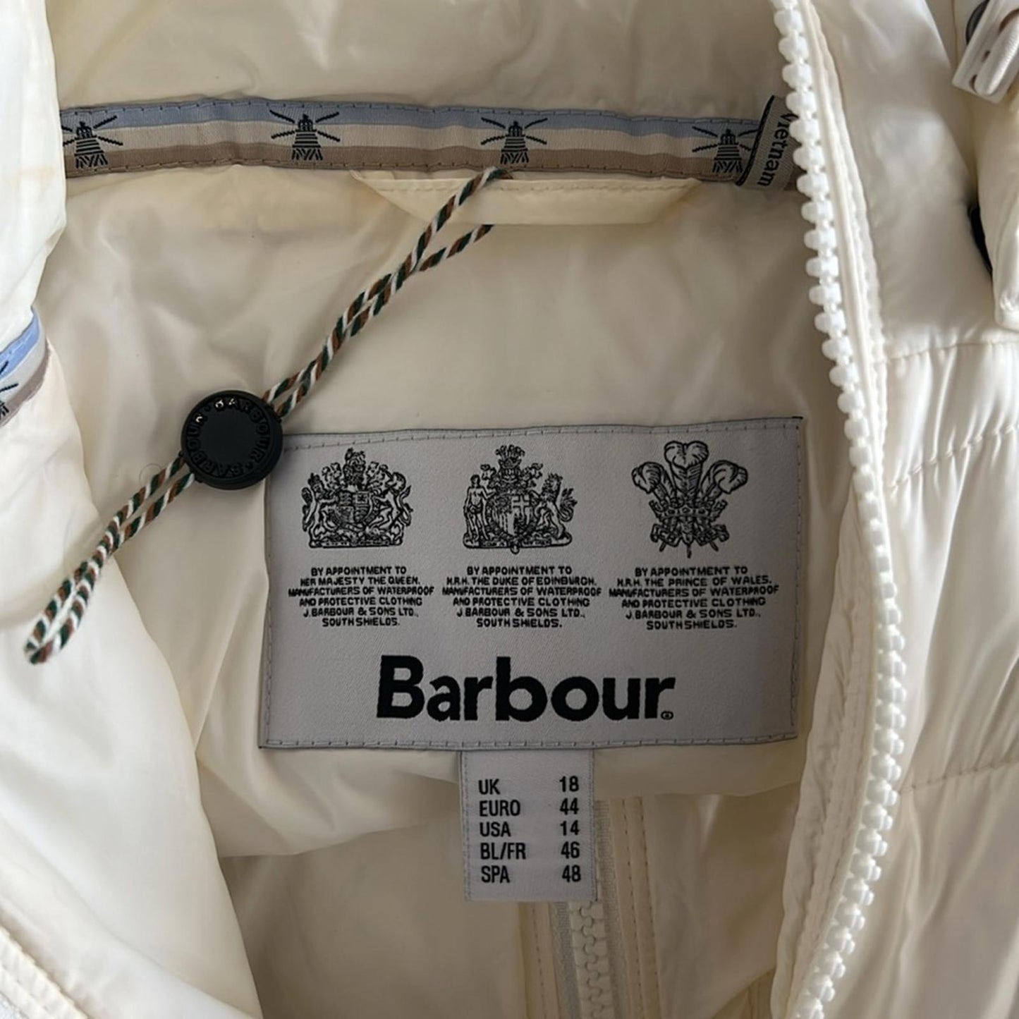 NEW Barbour South Shield Fibredown Hooded Vest in Off-White, Size US14 UK18