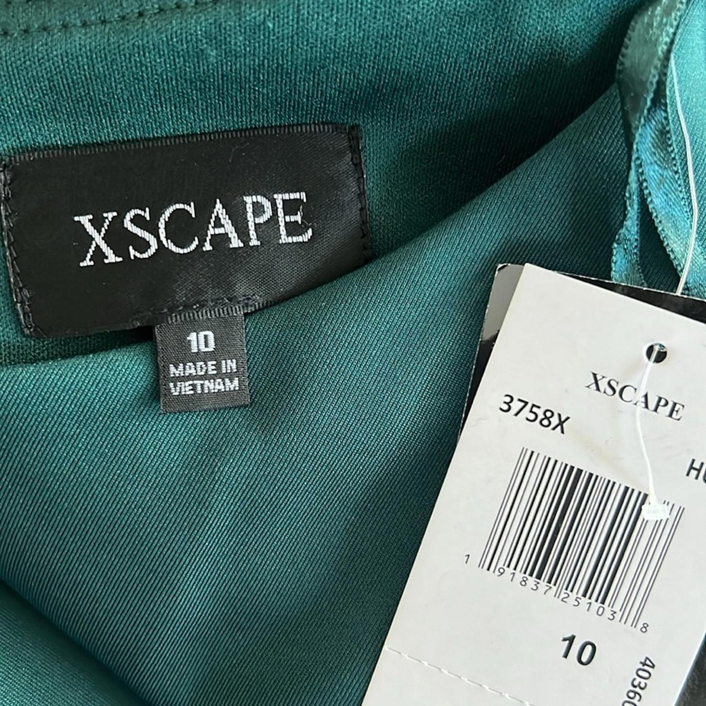 XSCAPE Scuba Crepe Ruffle Gown in Pine Green, Size 10 New w/Tag