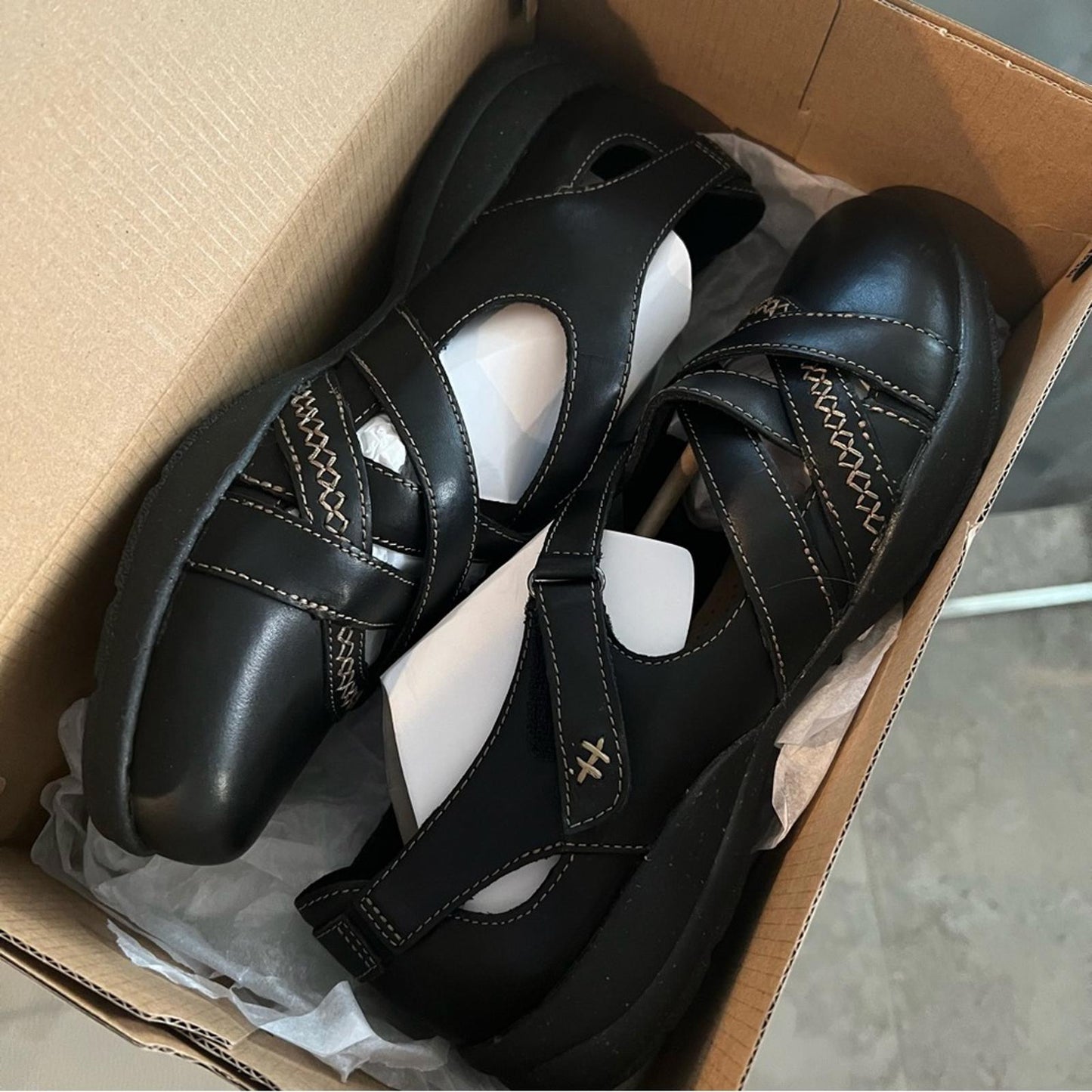 Clarks Premium Leather Mary Jane Flats, Size 11W , New in Box Retail ~ $120