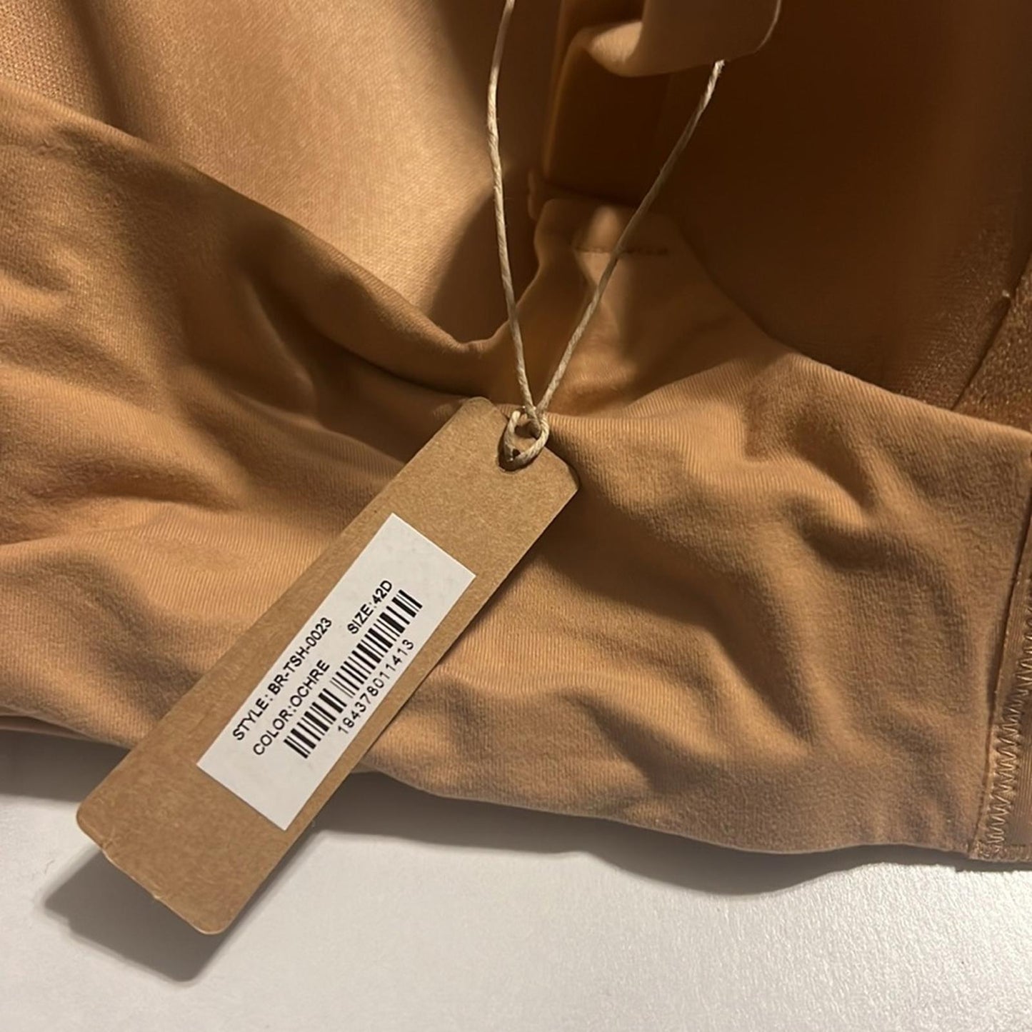 New SKIMS Ochre Fits Everybody T-Shirt Bra, Style BR-TSH-0023 Size 42D New w/Tag
