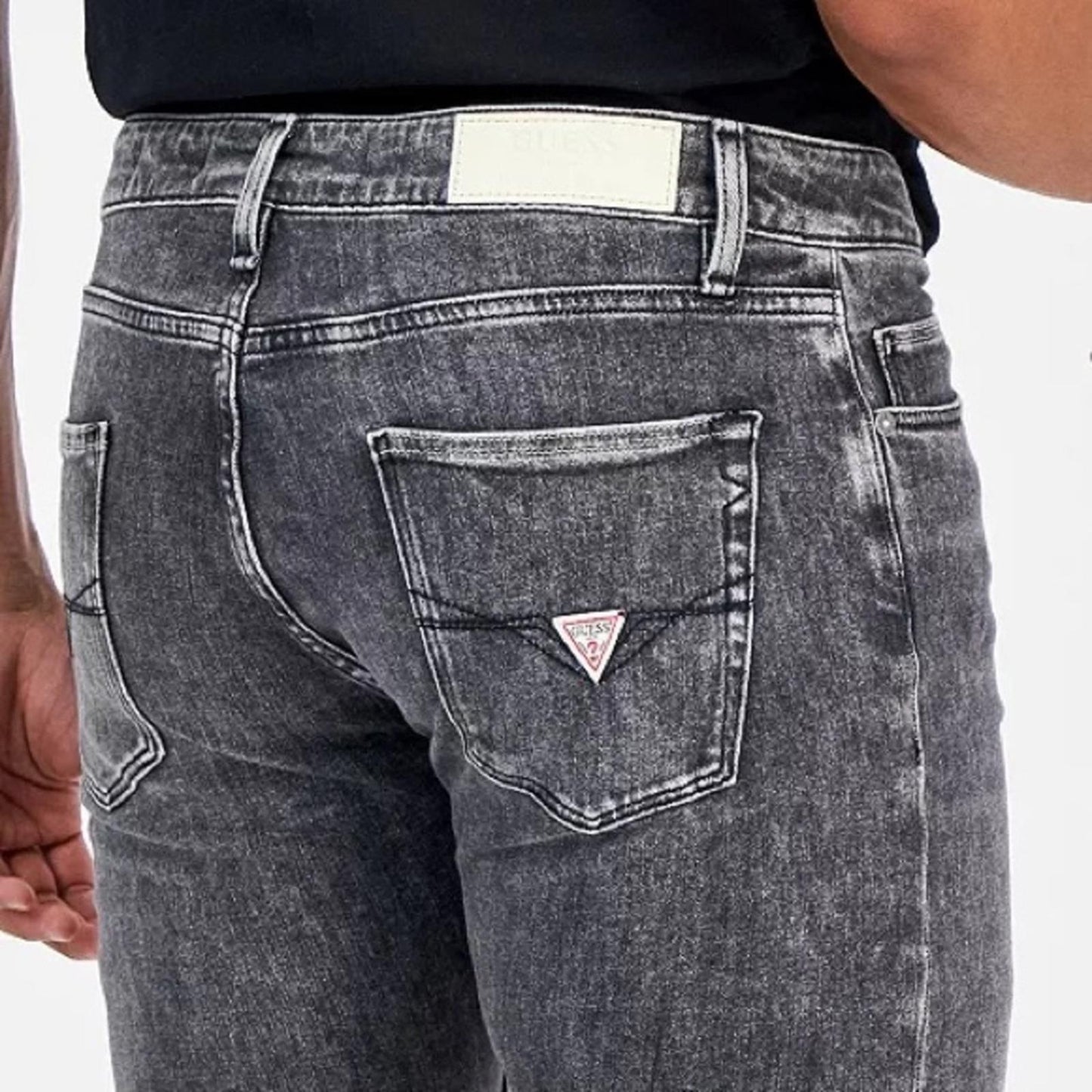 GUESS Men's Chris Slim-Straight Jeans, Size W33 x L32 NEW w/Tag $158