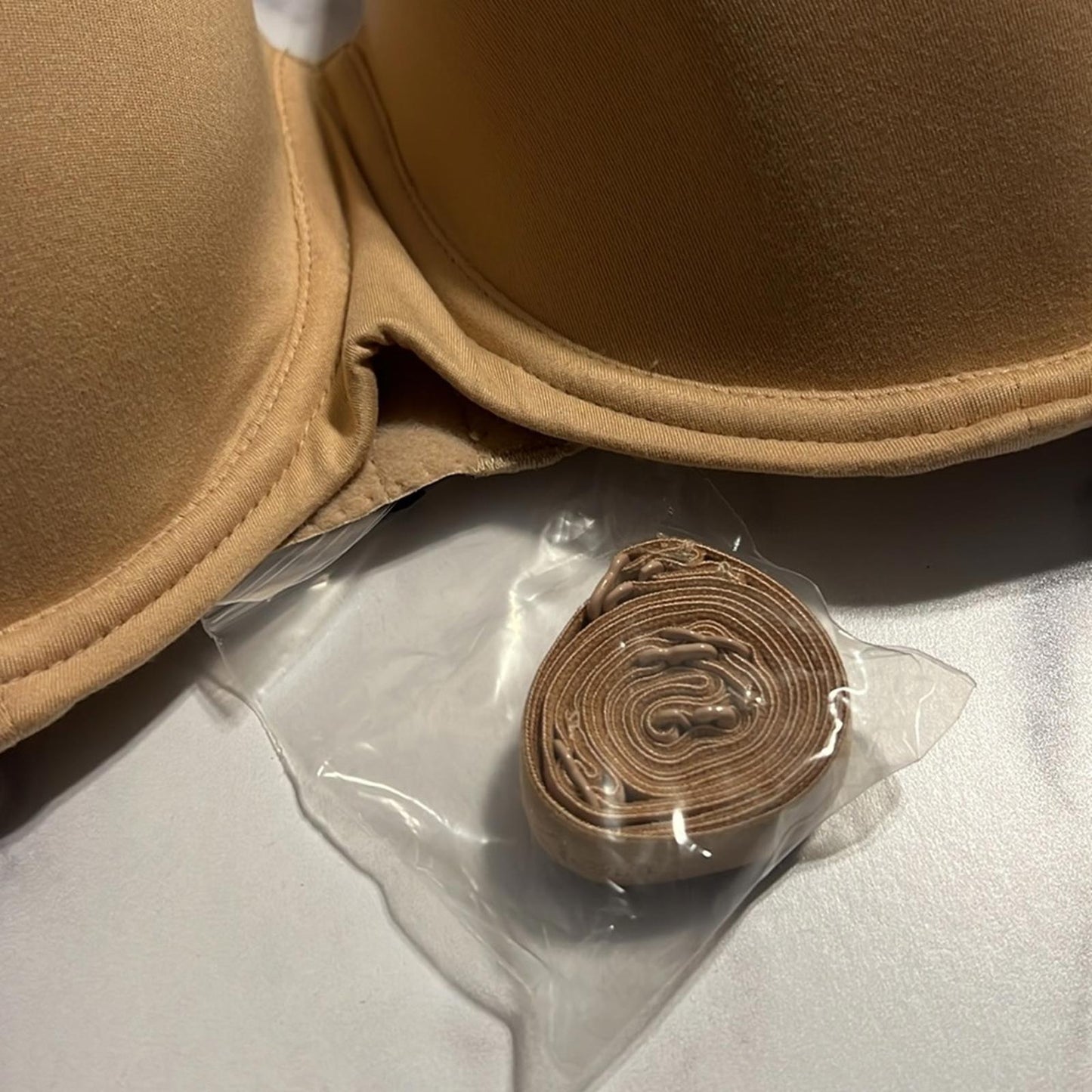 NEW Calvin Klein Convertible Strapless Bra, NudeComes w/Straps, Size 38D NWT