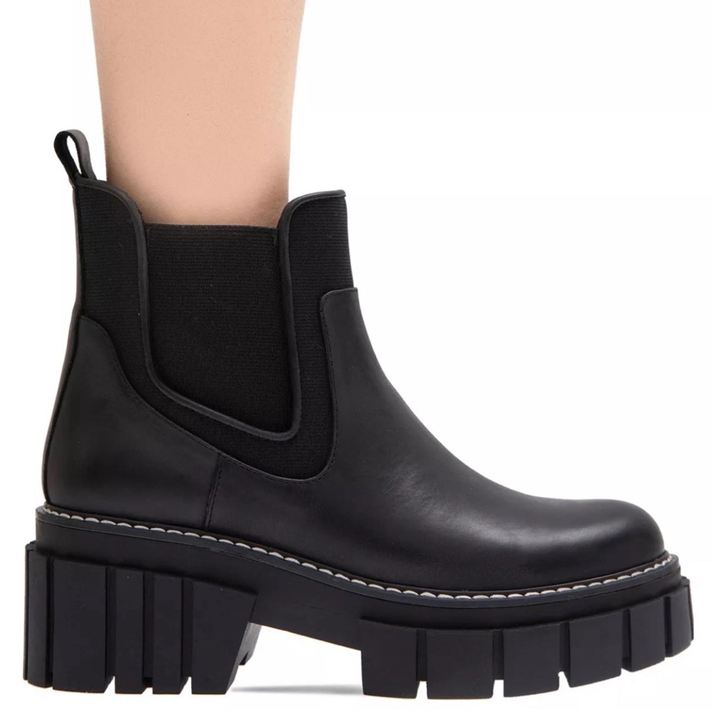 NEW BCBG Women's Ulysa Lug Sole Chelsea Booties, Size 5.5M / 35.5M New w/o Box $