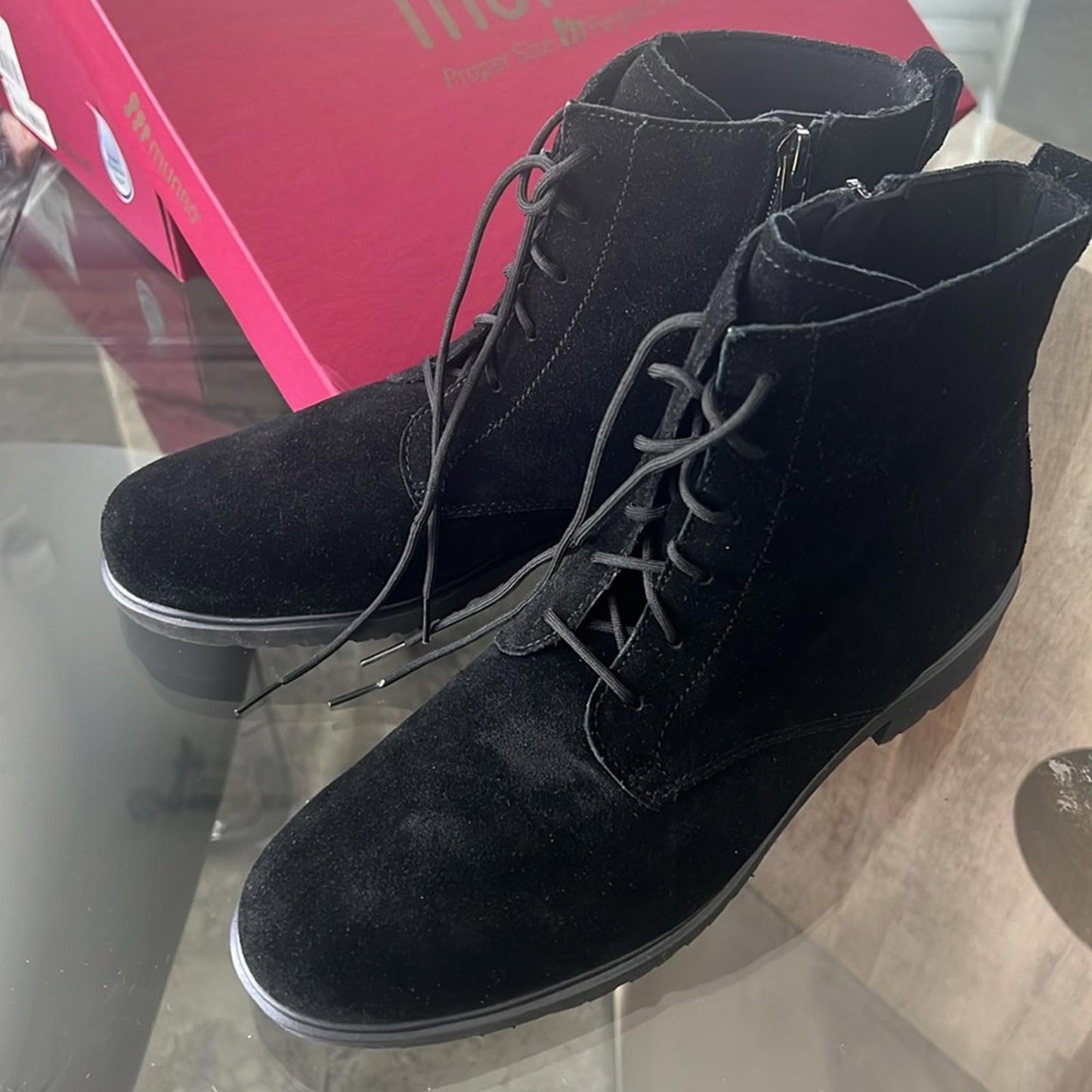 Munro Finnley Water Resistant Booties in Black, Size 8.5 New in Box