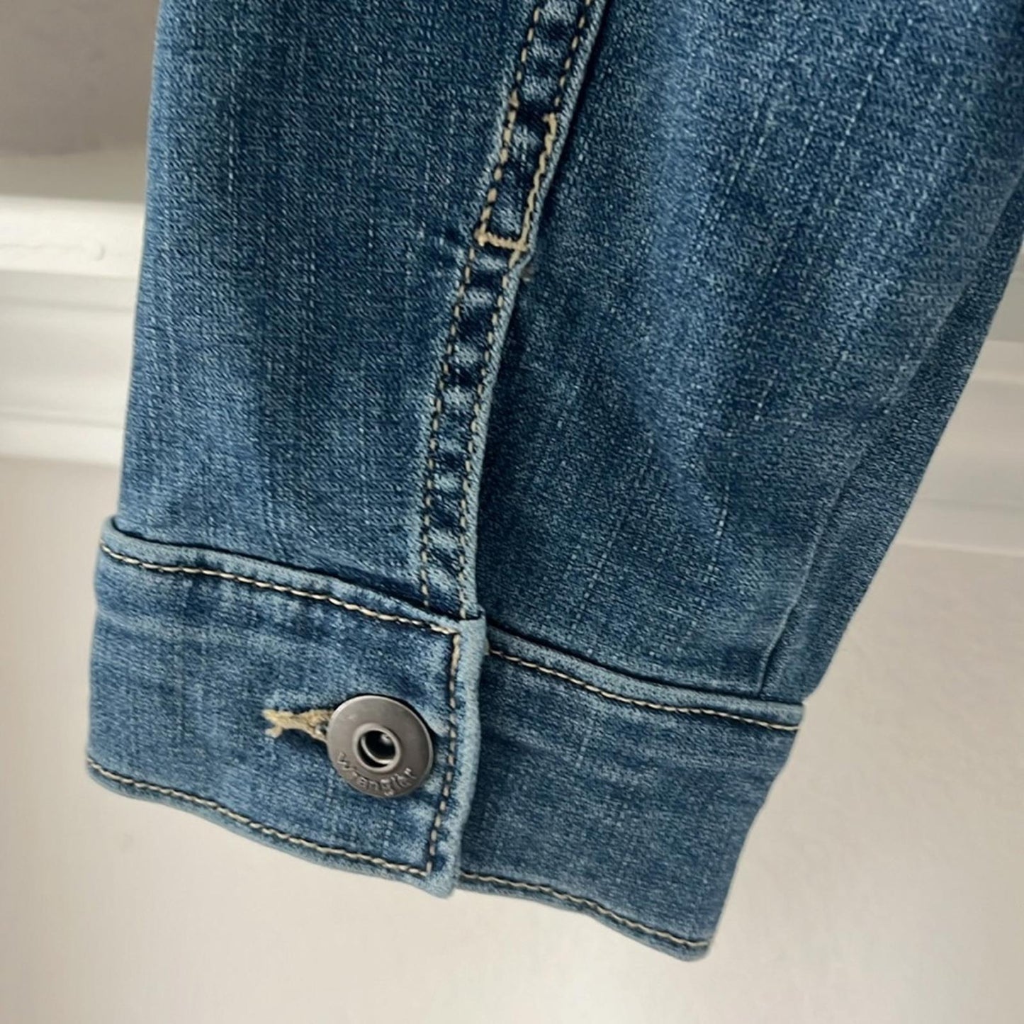 Wrangler Denim Jacket Dark Wash Stretch Weathered, Blue Size XL New w/Tag