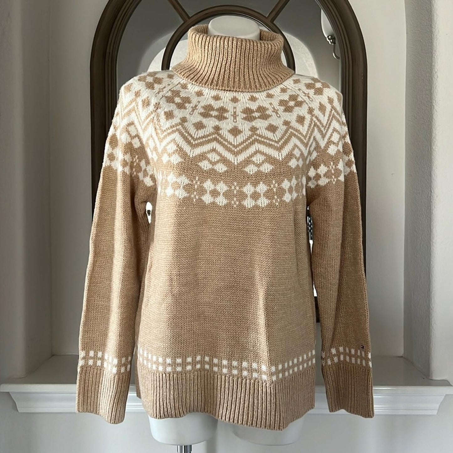 NEW Tommy Hilfiger Frosted Yoke Turtleneck Sweater Light Heather Fawn/Ivory Sz L
