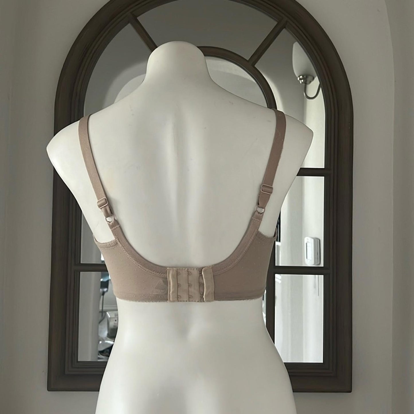 WACOAL Retro Chic Lace Bra w/Mesh Detail, Nude/Tan Size 32DDD EXCELLENT! $68
