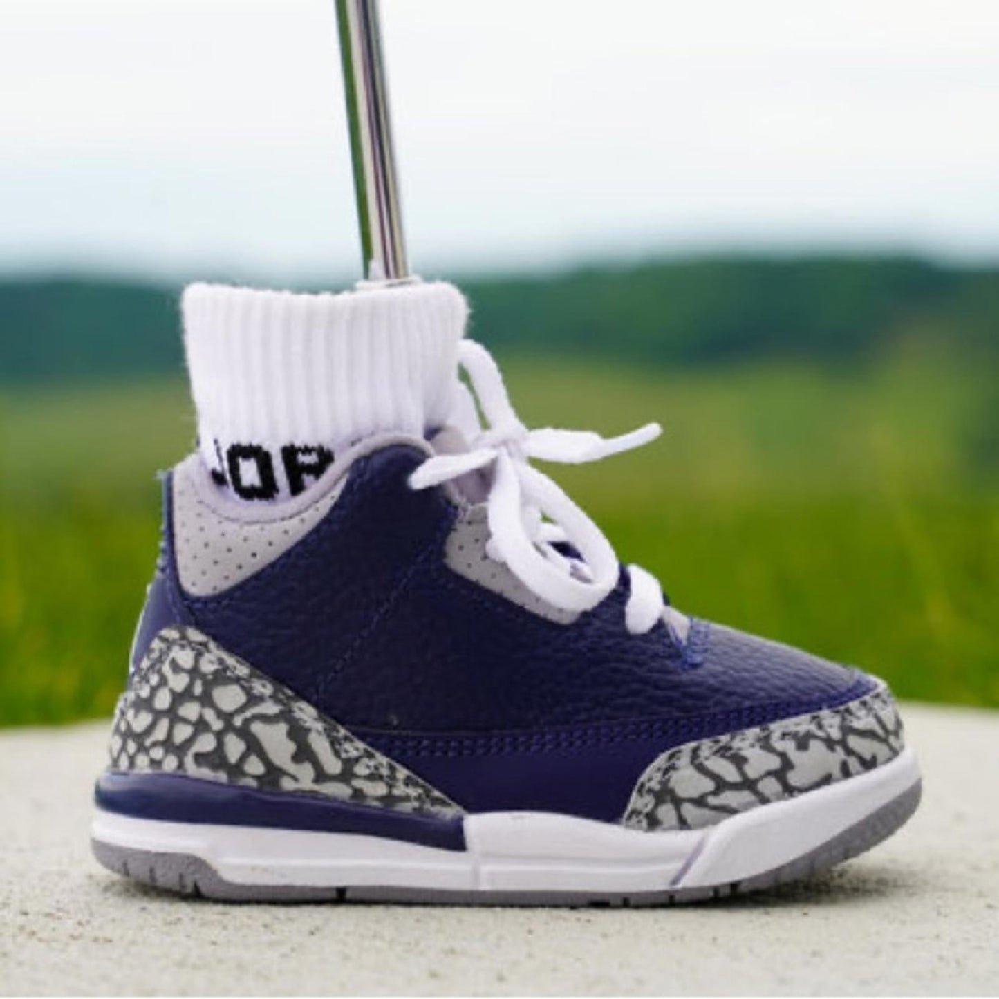 Air Jordan 3 Retro Sneaker 832033-401 in Midnight Navy, Size US 6C