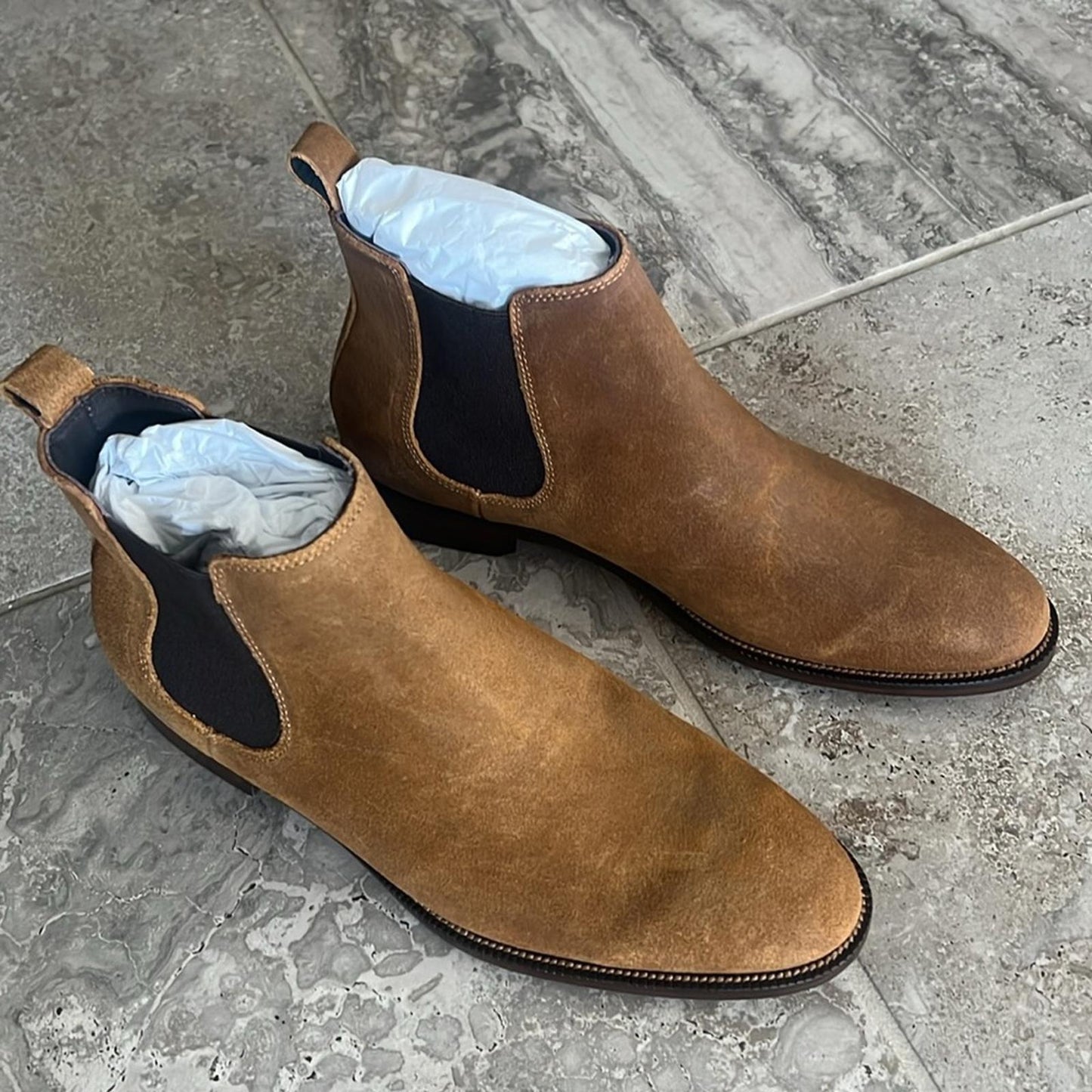 The Men's Store at Bloomingdale's Chelsea Boots in Tan Suede, Size 9 NEW $200
