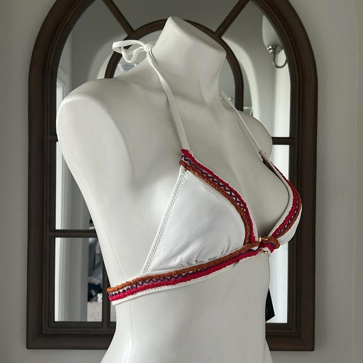 BCBGMaxaZria Swim Bikini Top, White w/Crochet Detailing Size XS New w/Tag