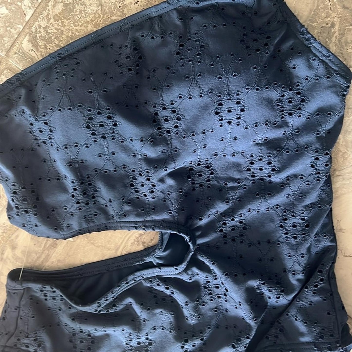 Bloomingdale’s Aqua One Shoulder Side Cutout One Piece Swimsuit, Size S NWT