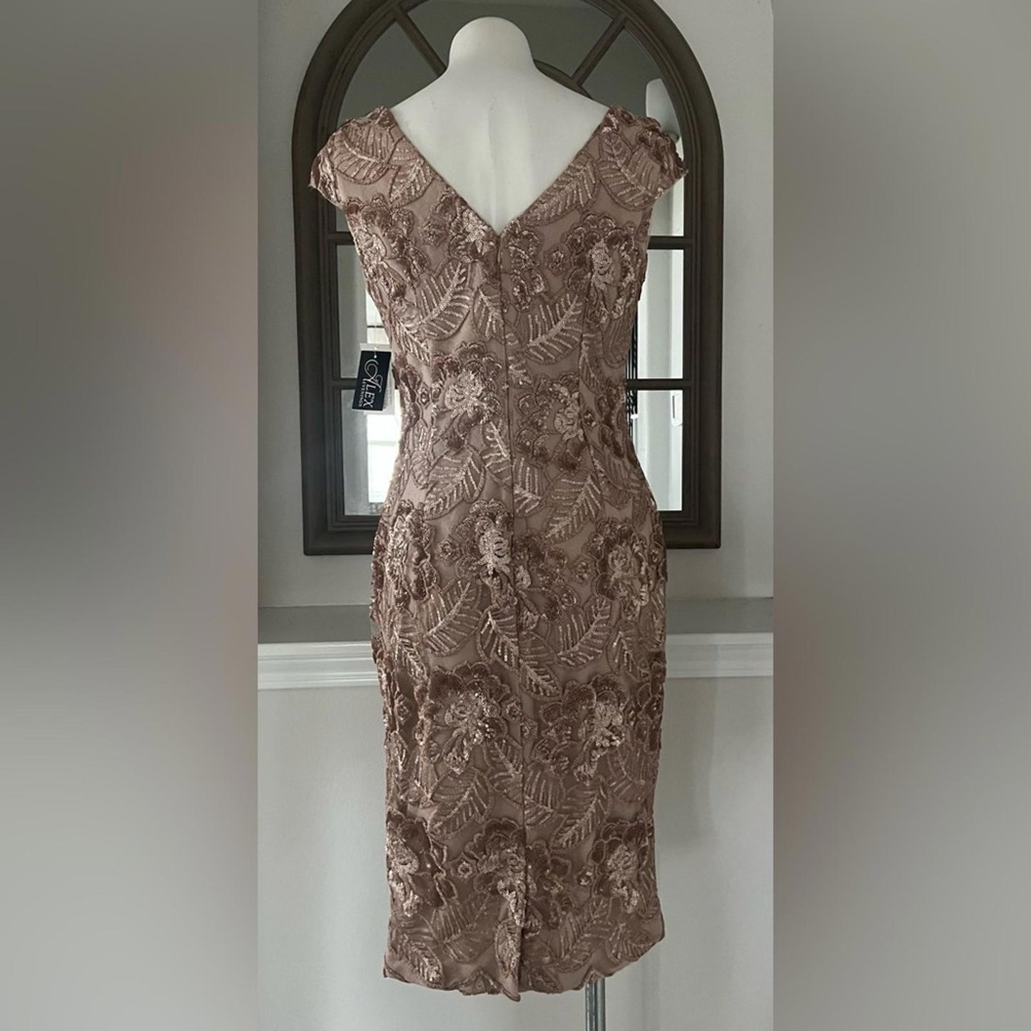 Alex Evening Floral Embroidered Cocktail Sheath Dress in Rose Gold, Size 6 NWT