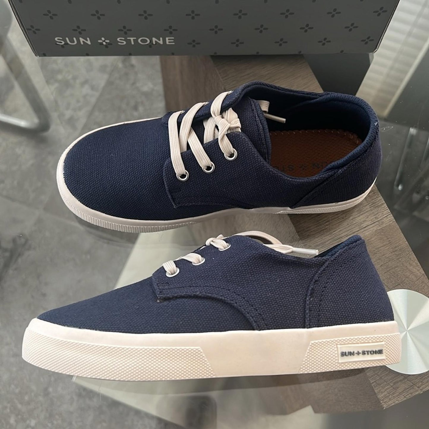 Sun + Stone Men's Kiva Lace Up Core Sneakers in Navy Blue Size 1 New in Box