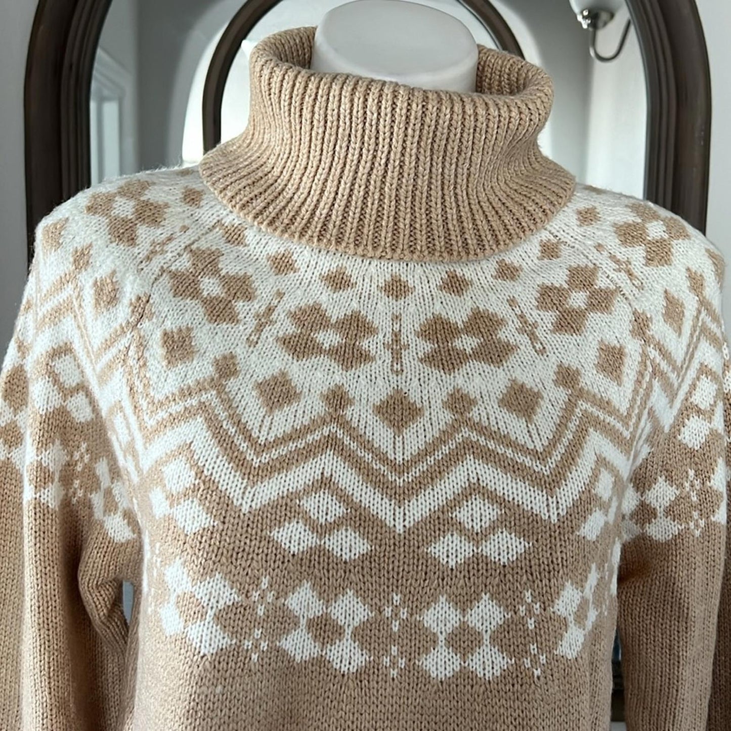 NEW Tommy Hilfiger Frosted Yoke Turtleneck Sweater Light Heather Fawn/Ivory Sz L