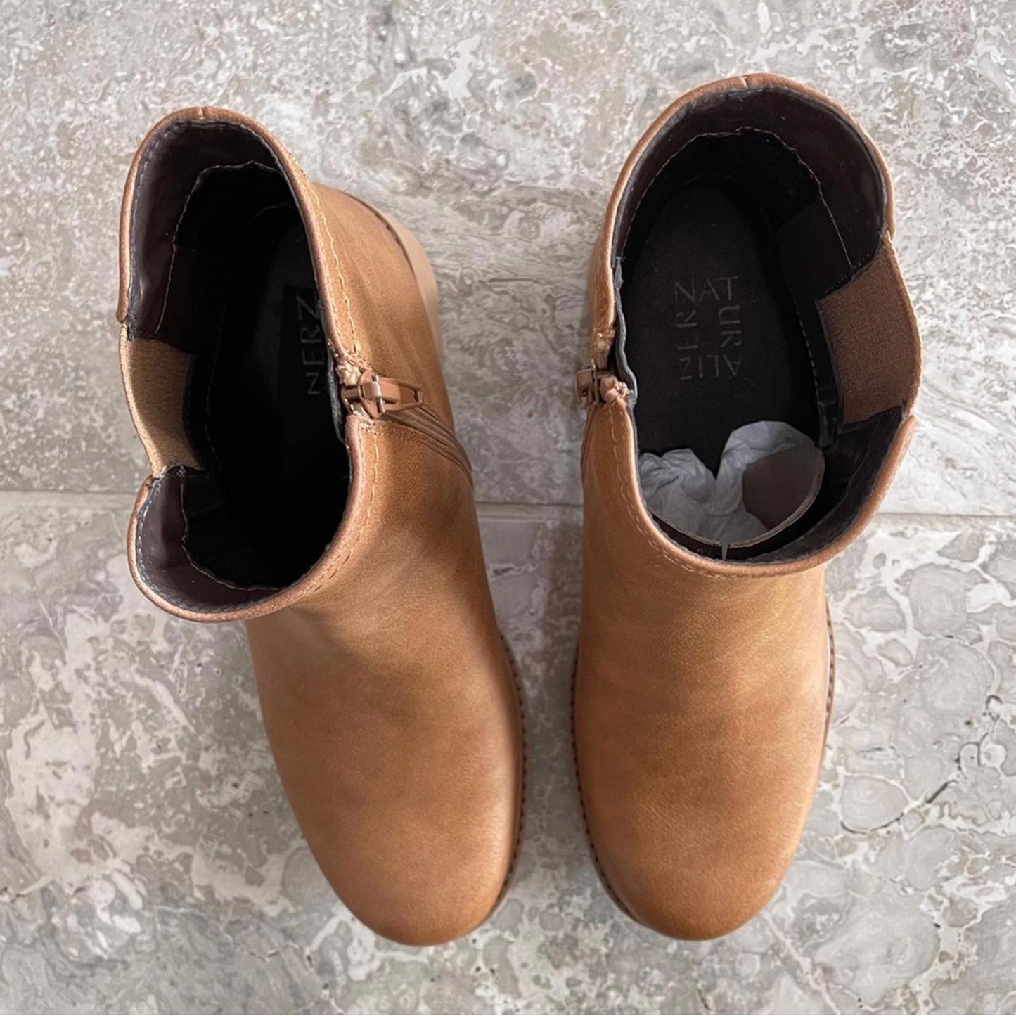 Naturalizer Cade Lug Sole Chelsea Boots in Chestnut, Size 8.5 New in Box $139