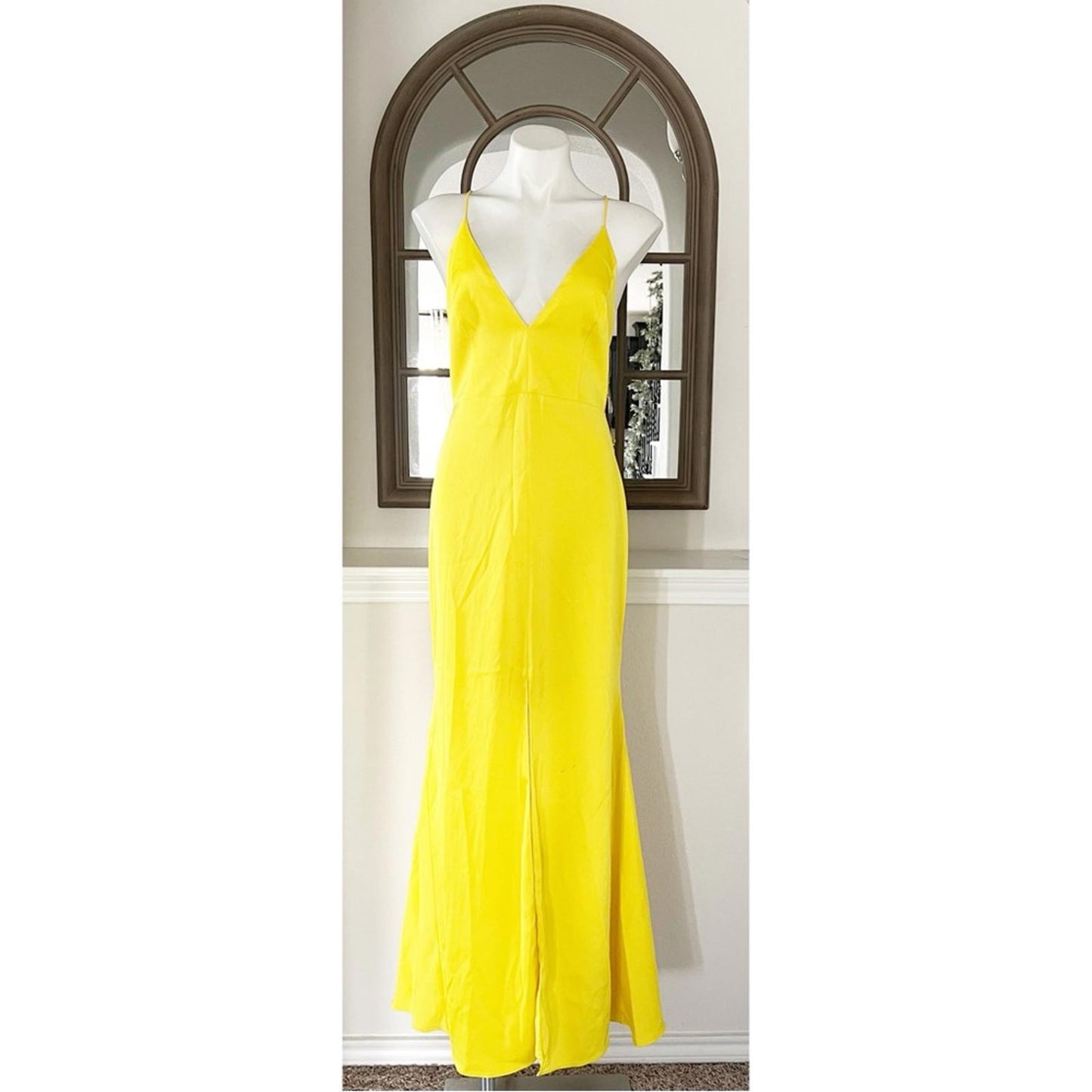 Aidan Mattox V-Neck Mermaid Gown, Evening Dress in Lemon Size 10 NWT $295