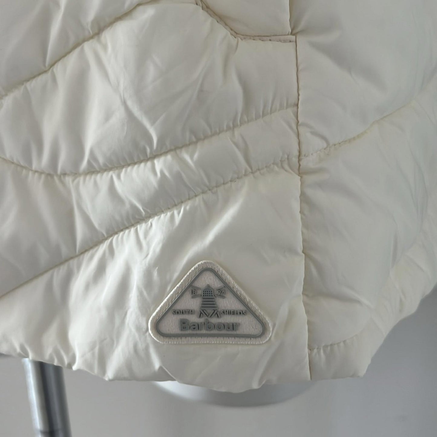 NEW Barbour South Shield Fibredown Hooded Vest in Off-White, Size US14 UK18