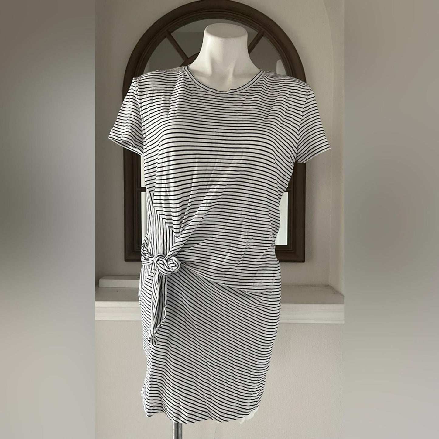 Vince Classic Stripe Side-Tie Dress, White/Black Size S EXCELLENT! Retail $225