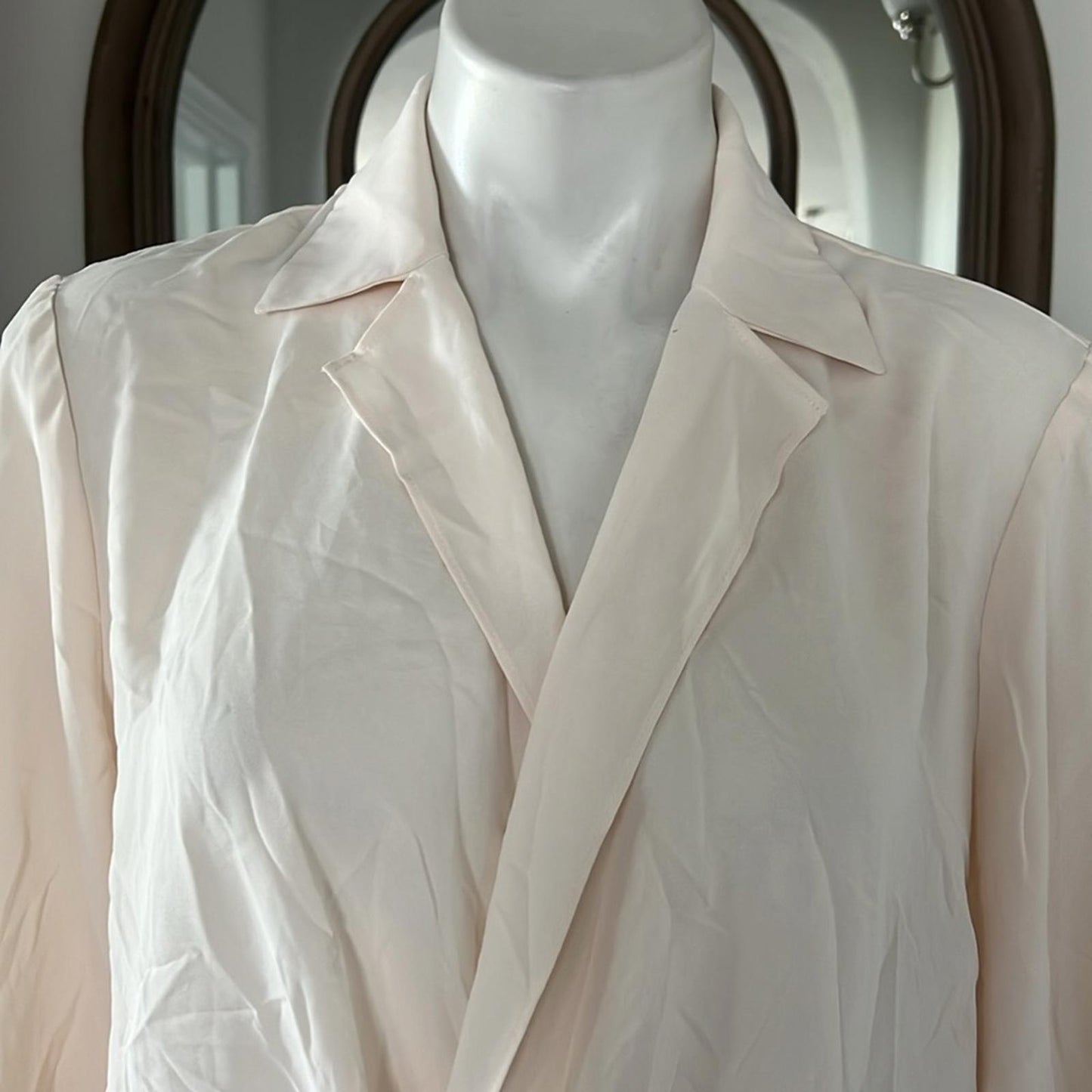 Anne Klein Collared Surplice-Front Blouse Off-White, Size M New w/Tag EXCELLENT!