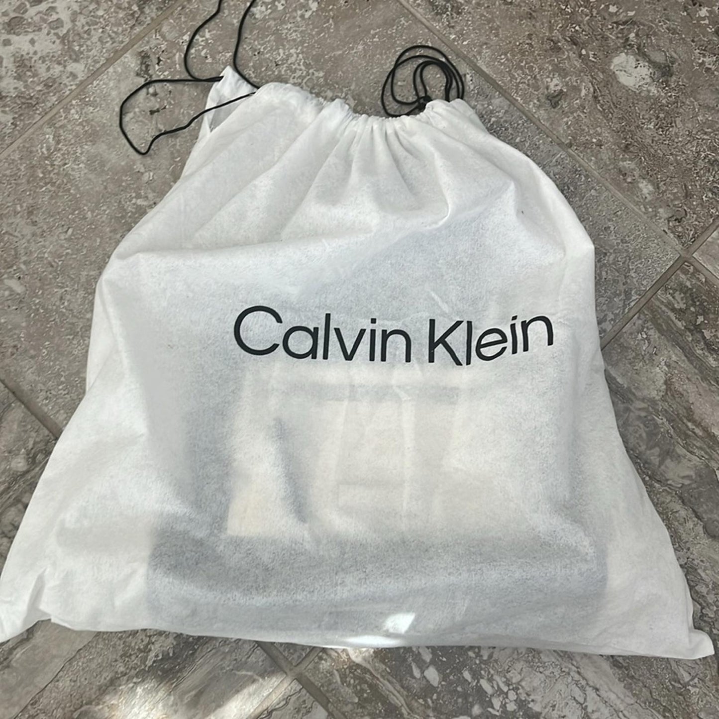 CalvinKlein Hadley Signature Colorblocked Adjustable Crossbody Satchel w/DustBag