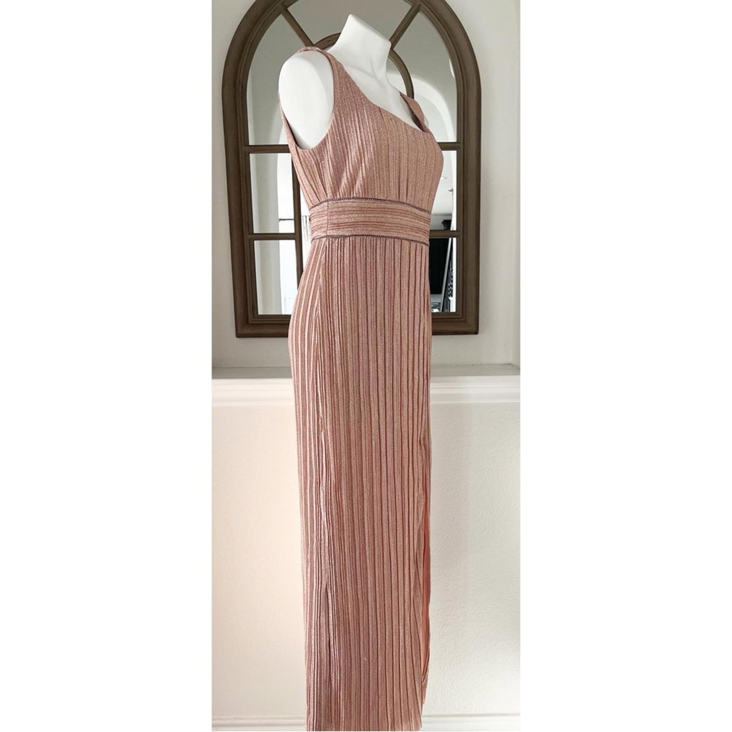 Adrianna Papell Metallic Pleated Long Gown in Rose, Size 8 NEW w/Tag $229