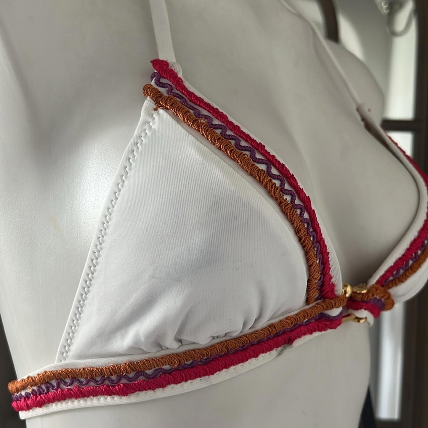 BCBGMaxaZria Swim Bikini Top, White w/Crochet Detailing Size XS New w/Tag
