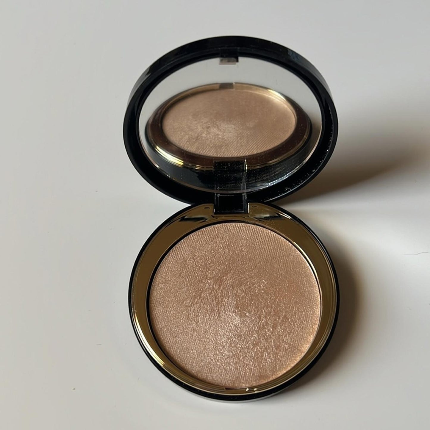 Black|Up Sublime Light Compact Powder #SLP01 - Pink Champagne, New in Box