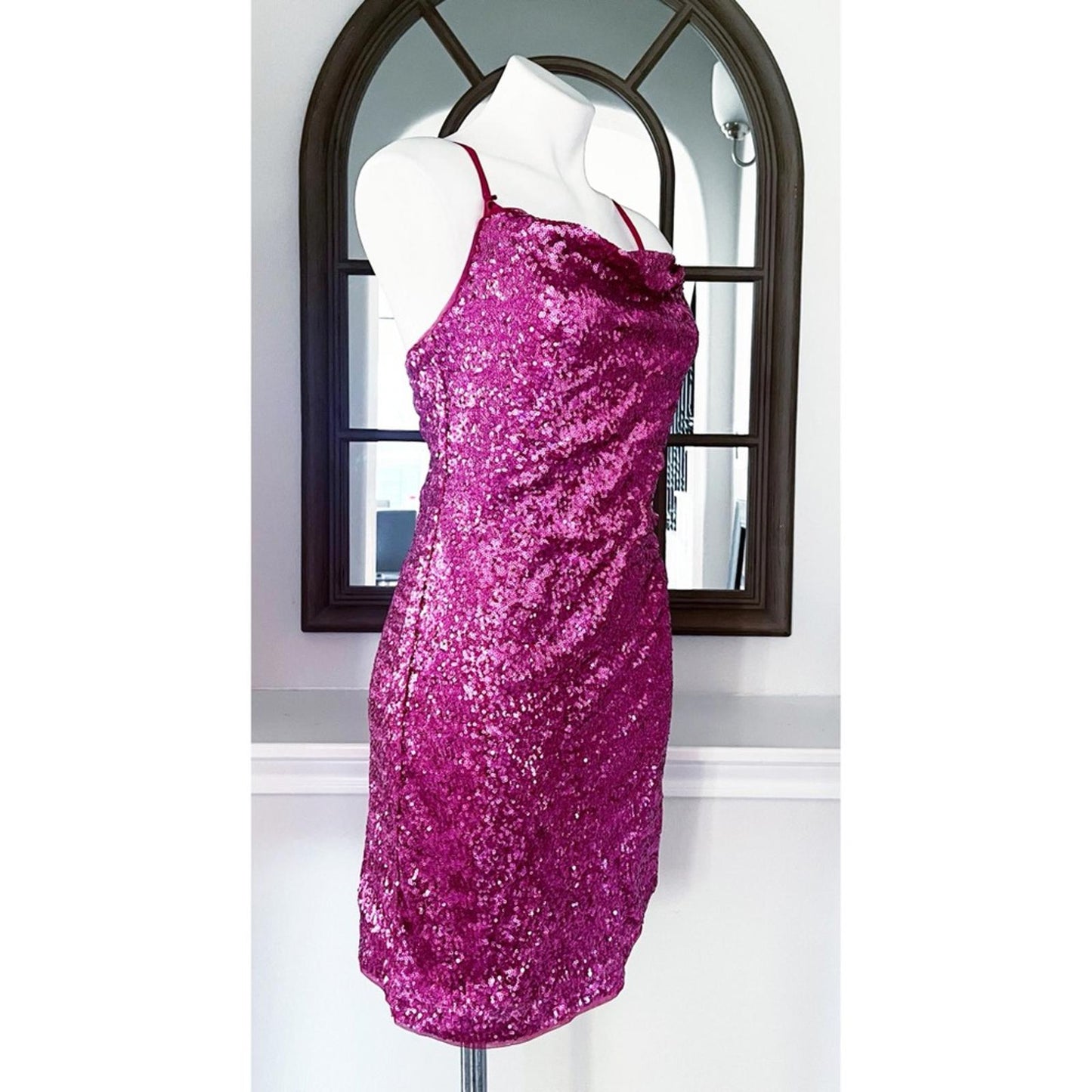 BCBGMaxazria Sequined Party Mini Dress in Fuchsia Size S New w/Tag $298