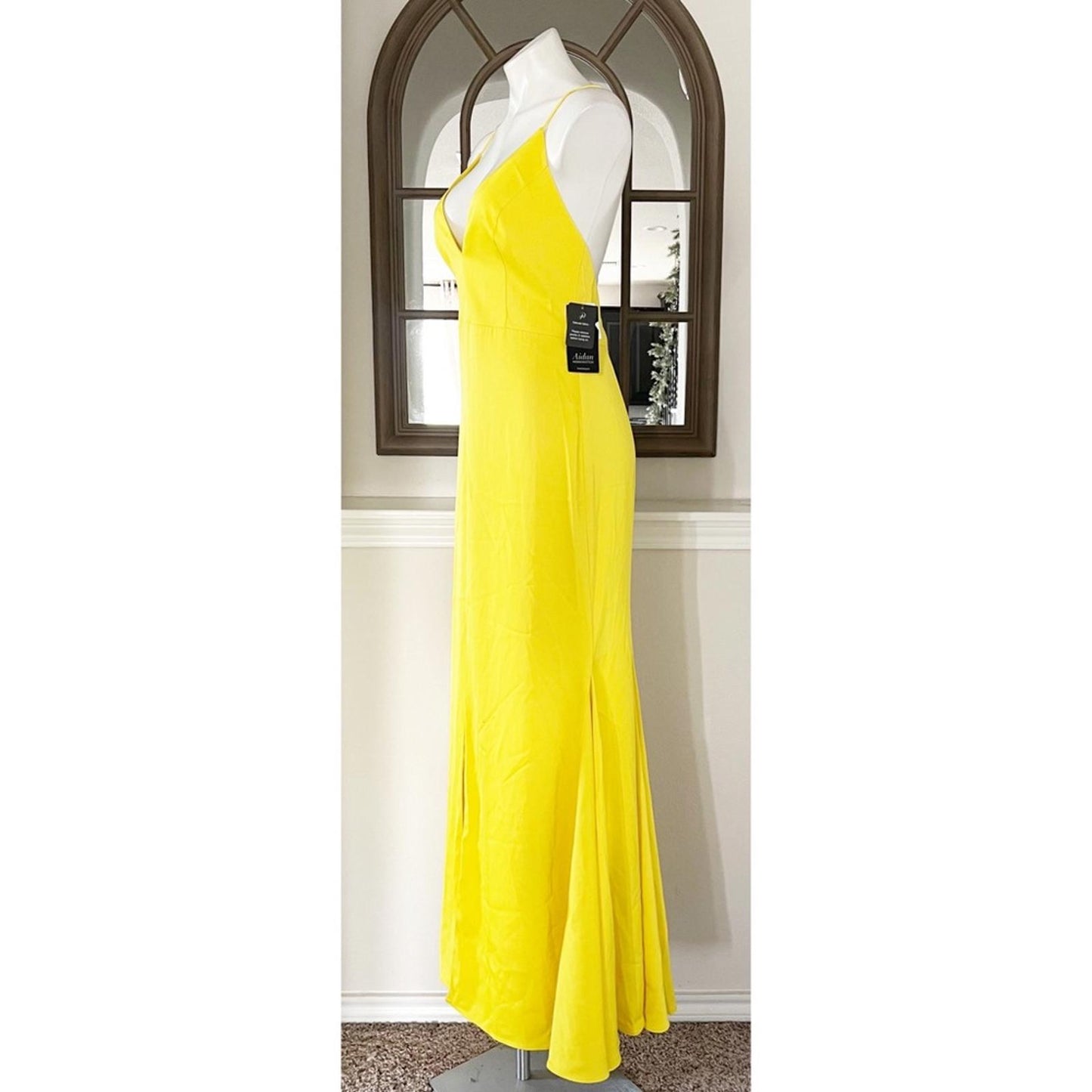 Aidan Mattox V-Neck Mermaid Gown, Evening Dress in Lemon Size 10 NWT $295