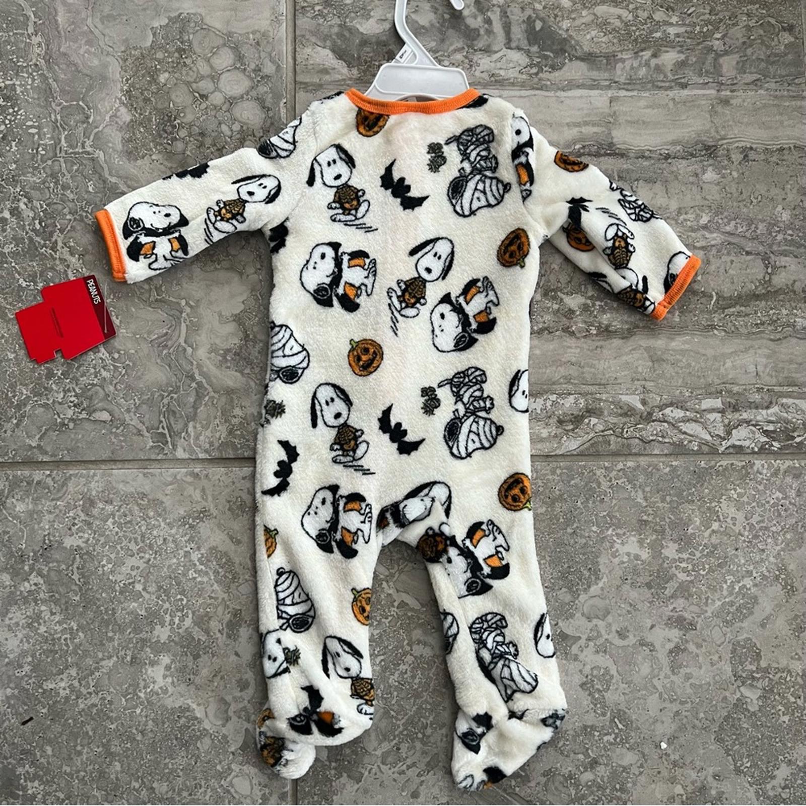 Peanuts Snoopy Footies/Onesie Size 6-9Months New w/Tag