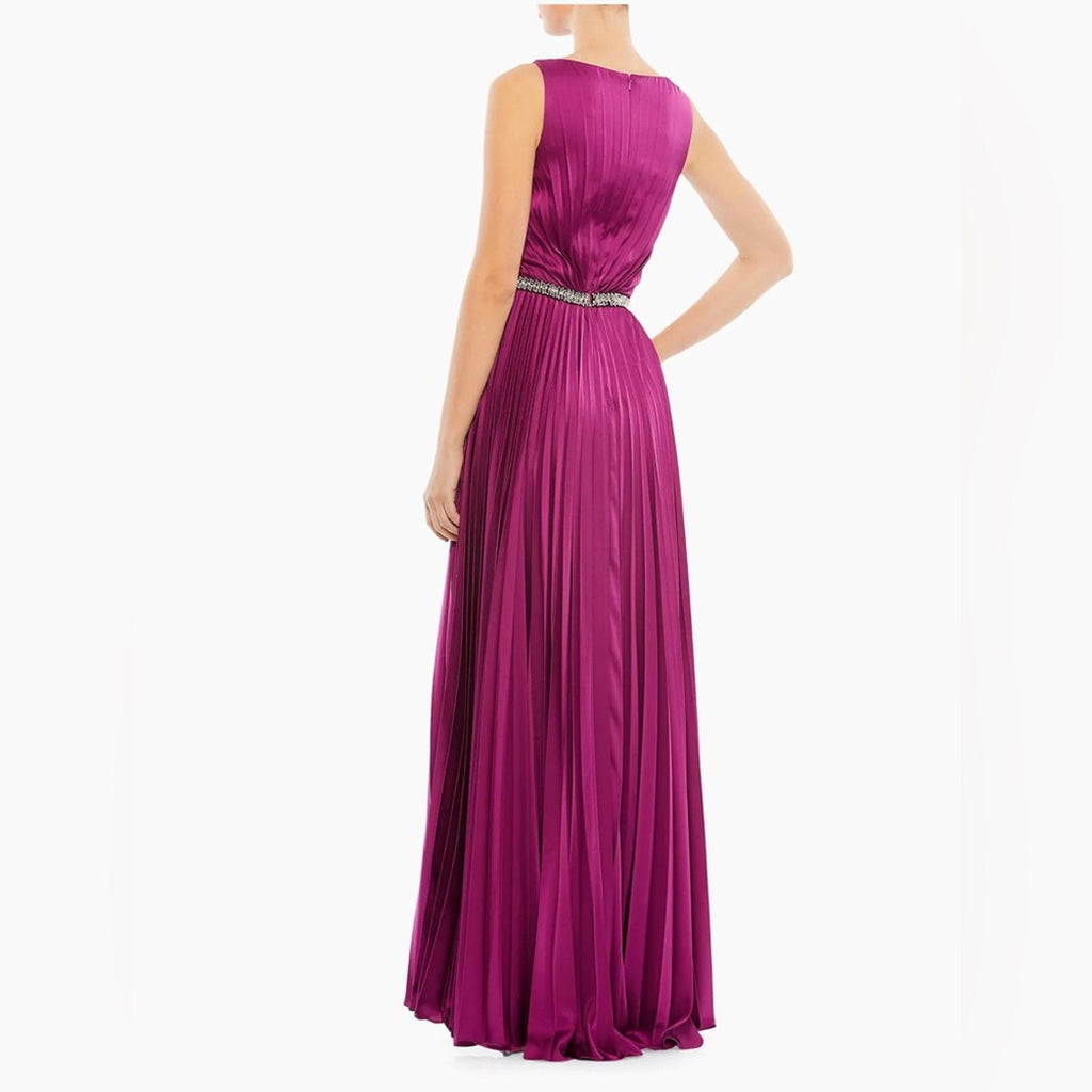 Mac Duggal’s IEENA Belted Pleated Satin Gown in Berry Size 8, New w/Tag