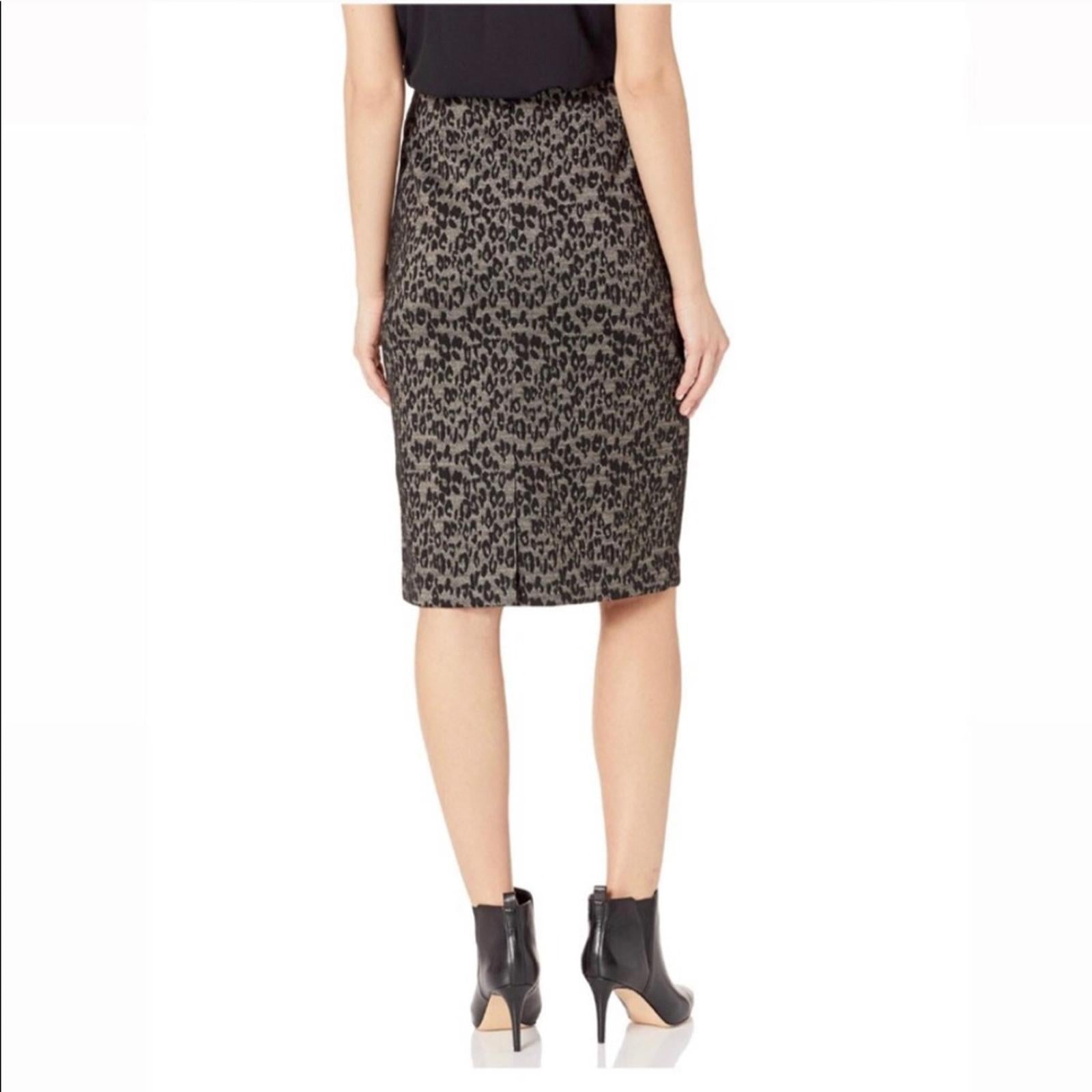 Kasper Jacquard Knit Pencil Skirt in Animal Print, Black Multi Size 18 New w/Tag