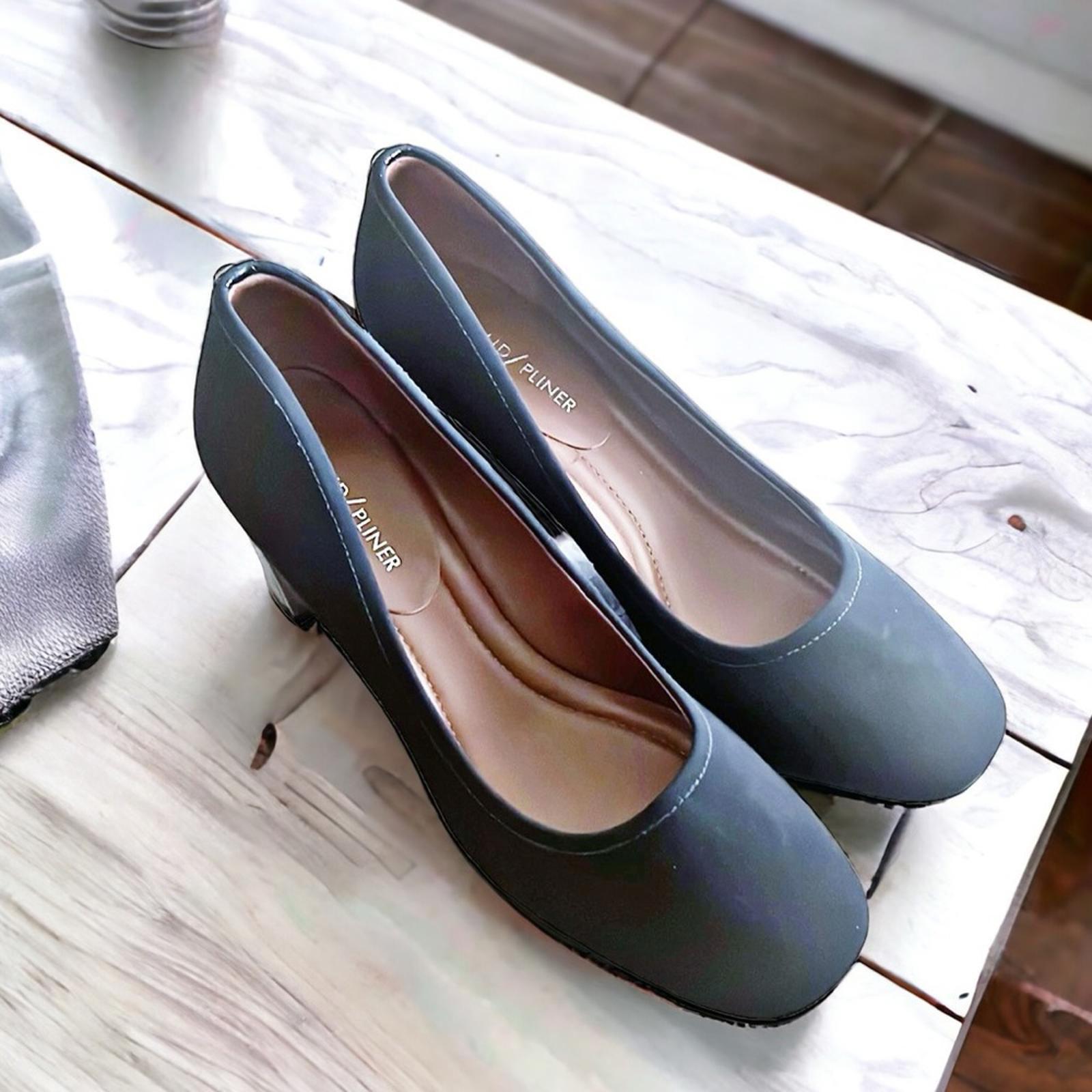 Donald J. Pliner Corin Block Heels Dress Shoes, Black Size 8.5 EXCELLENT!