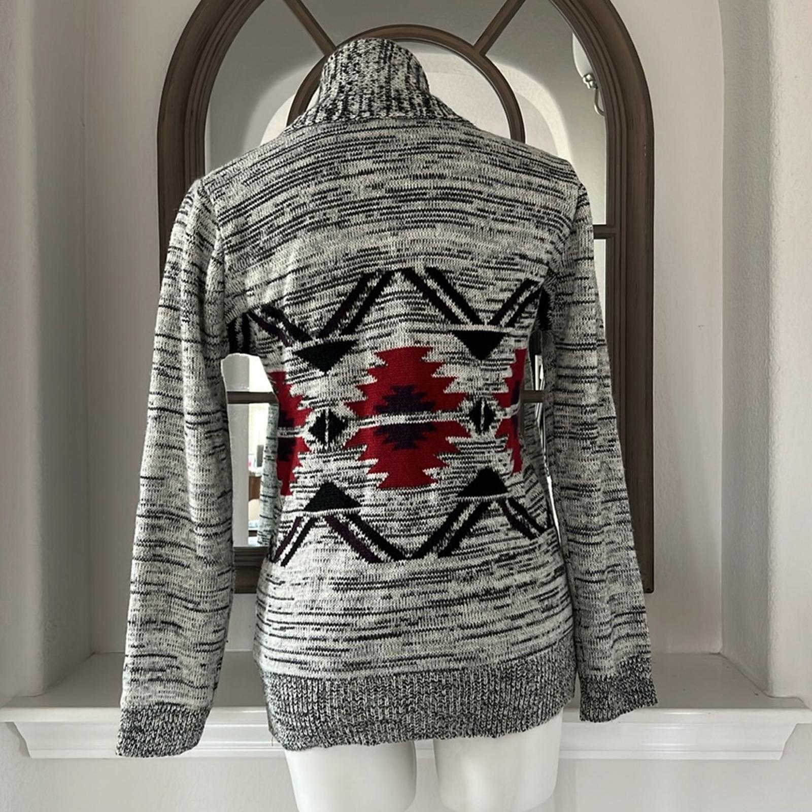 Lucca Couture Aztec Cardigan Front Button Size L EXCELLENT!